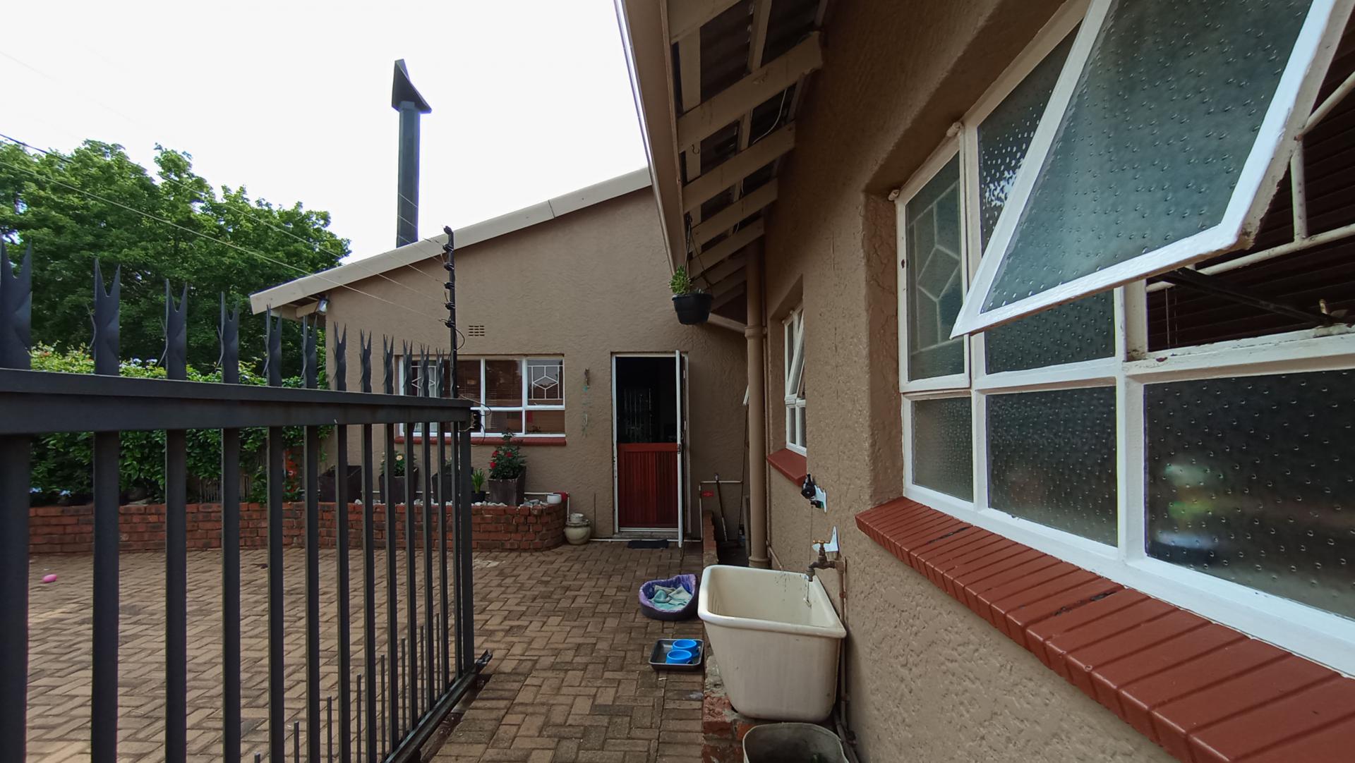 Front View of property in Edelweiss