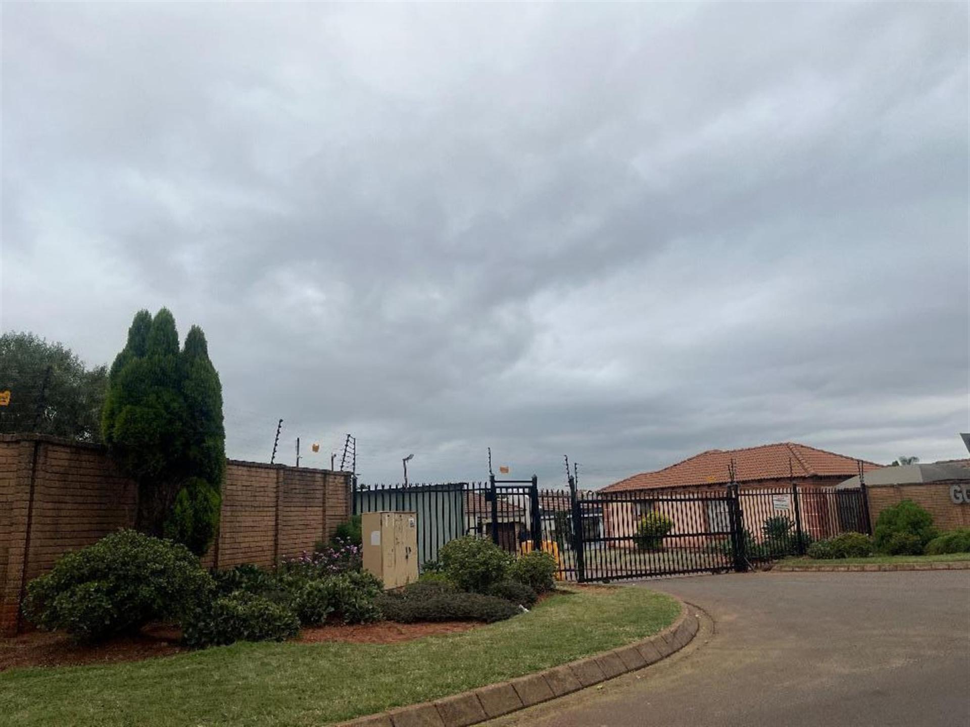 Front View of property in The Orchards