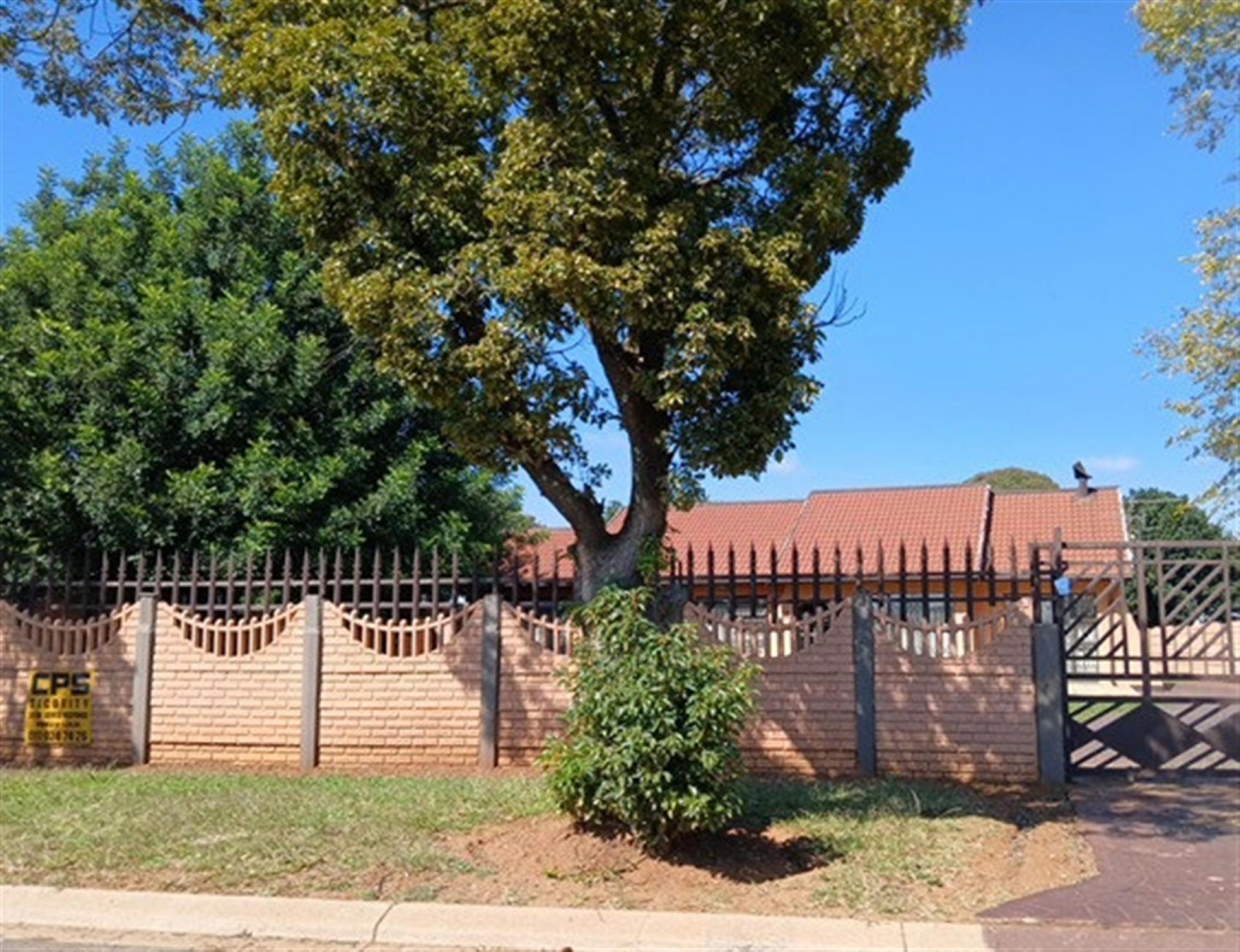 Front View of property in Mayberry Park
