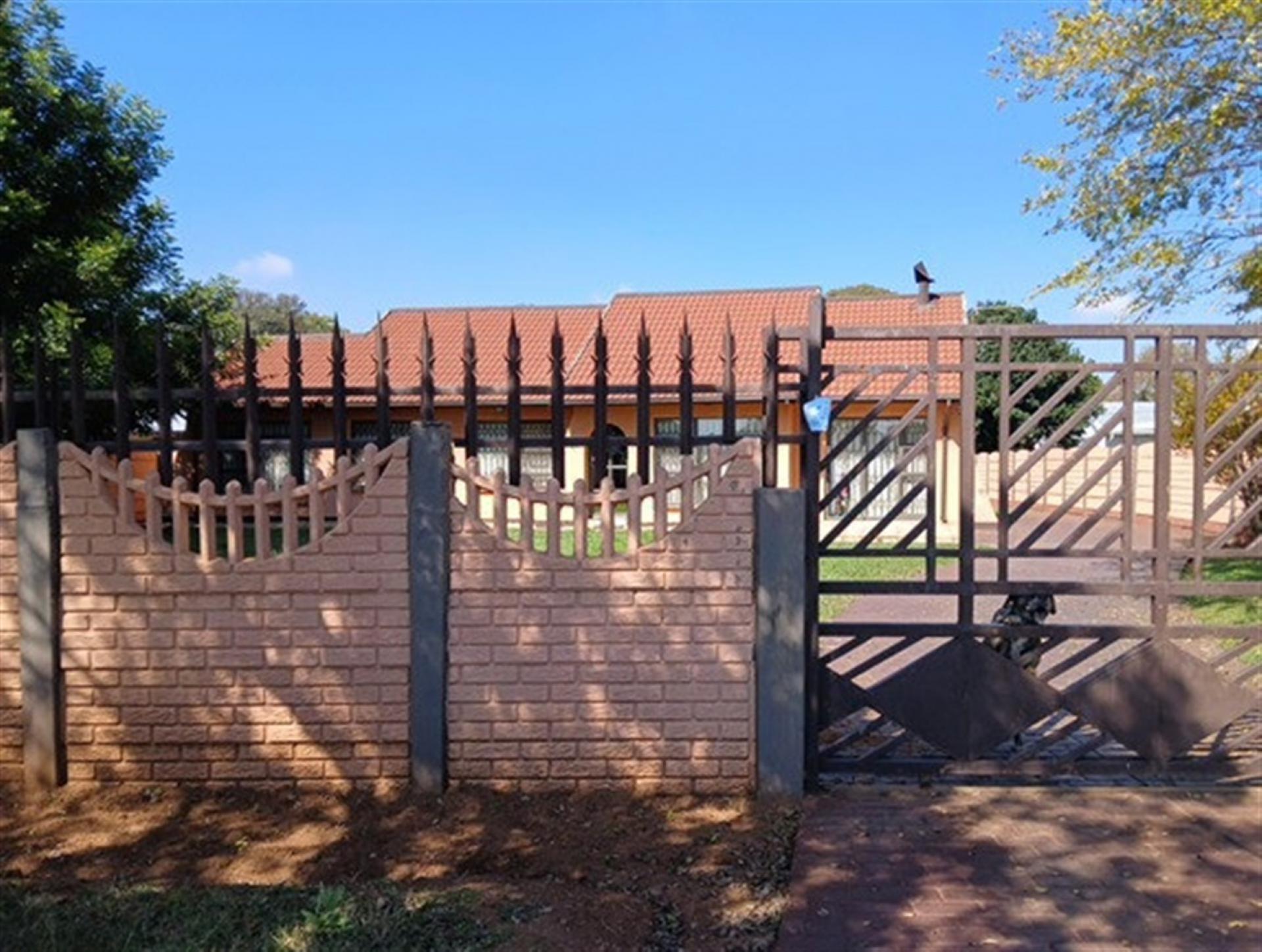 Front View of property in Mayberry Park