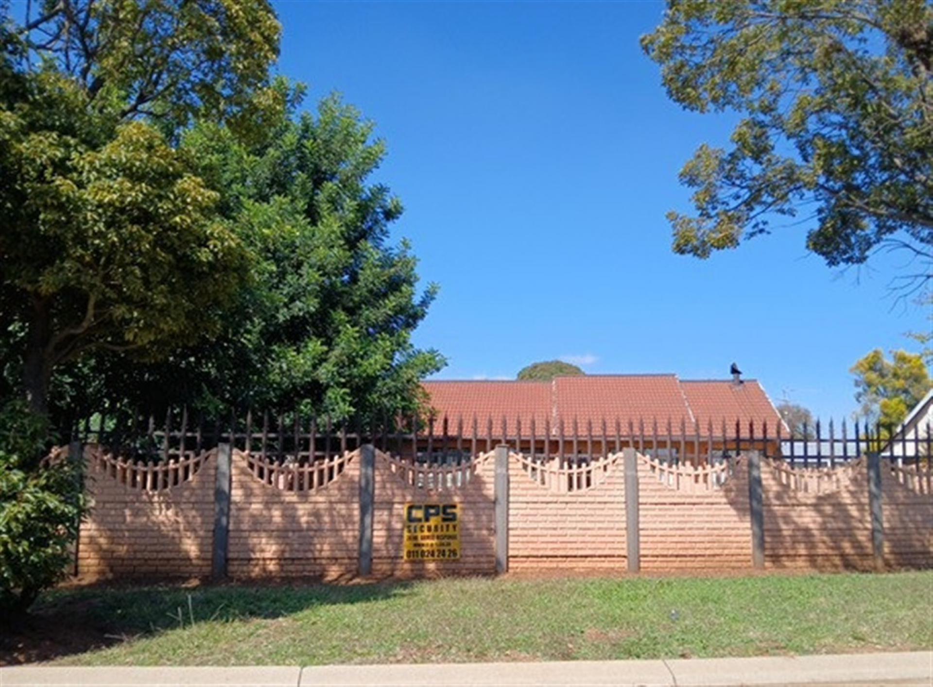 Front View of property in Mayberry Park