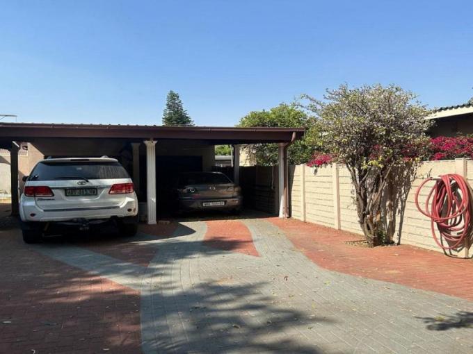 3 Bedroom House for Sale For Sale in Protea Park Remove - MR652043
