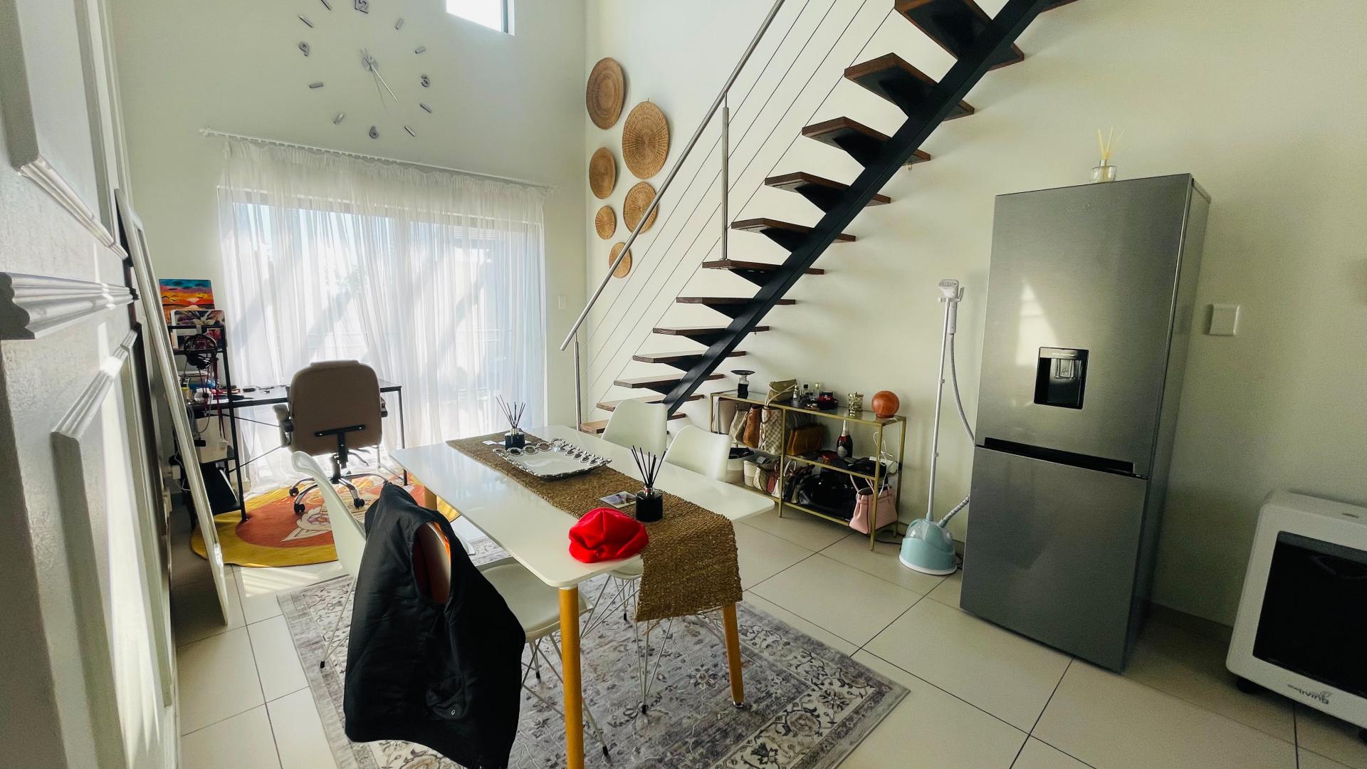 Dining Room of property in Fourways