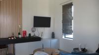 Lounges - 11 square meters of property in Fourways