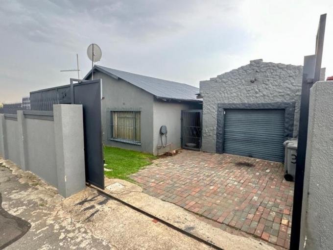 3 Bedroom House for Sale For Sale in South Hills - MR652129