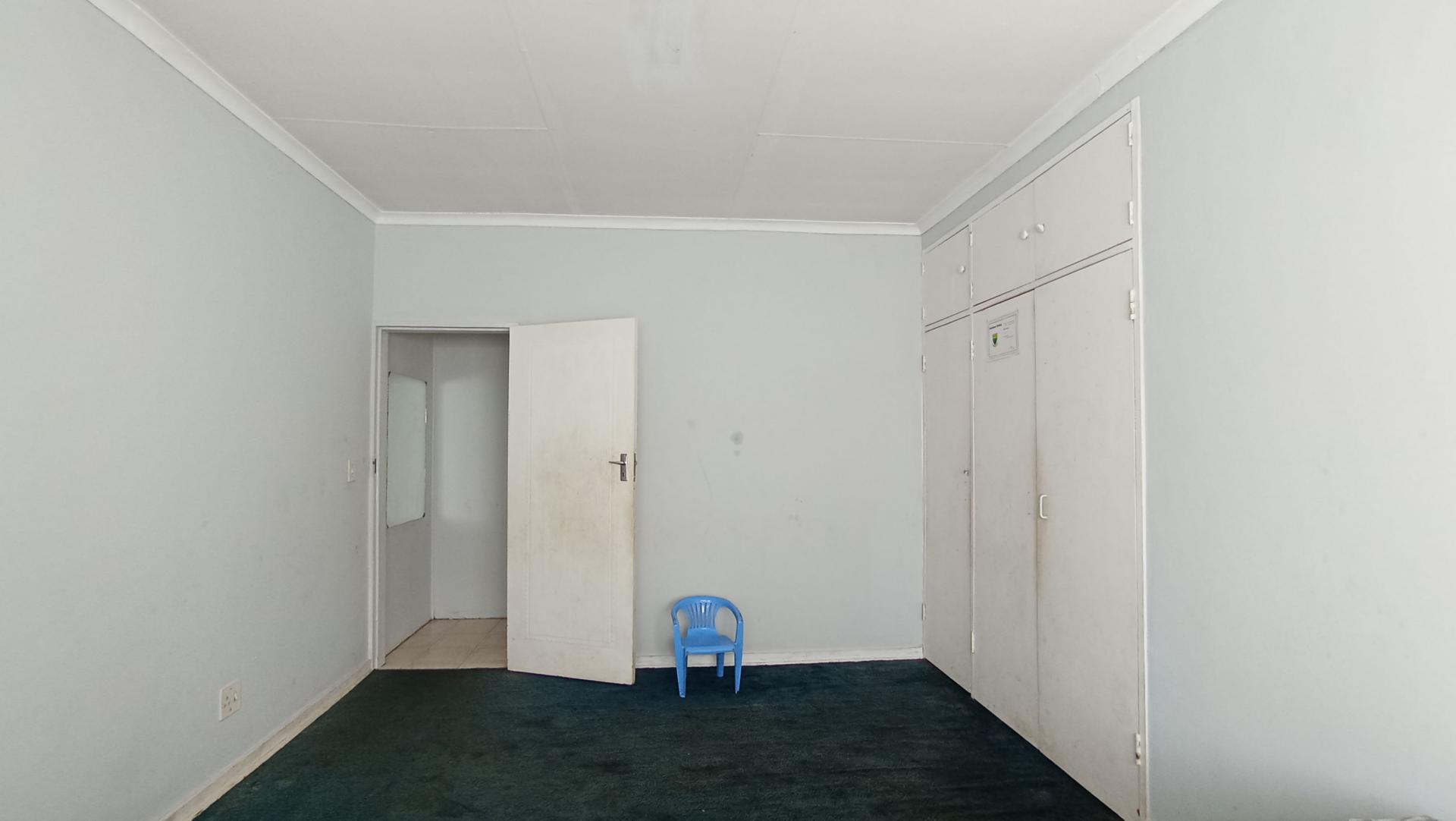 Bed Room 2 - 35 square meters of property in Elsburg