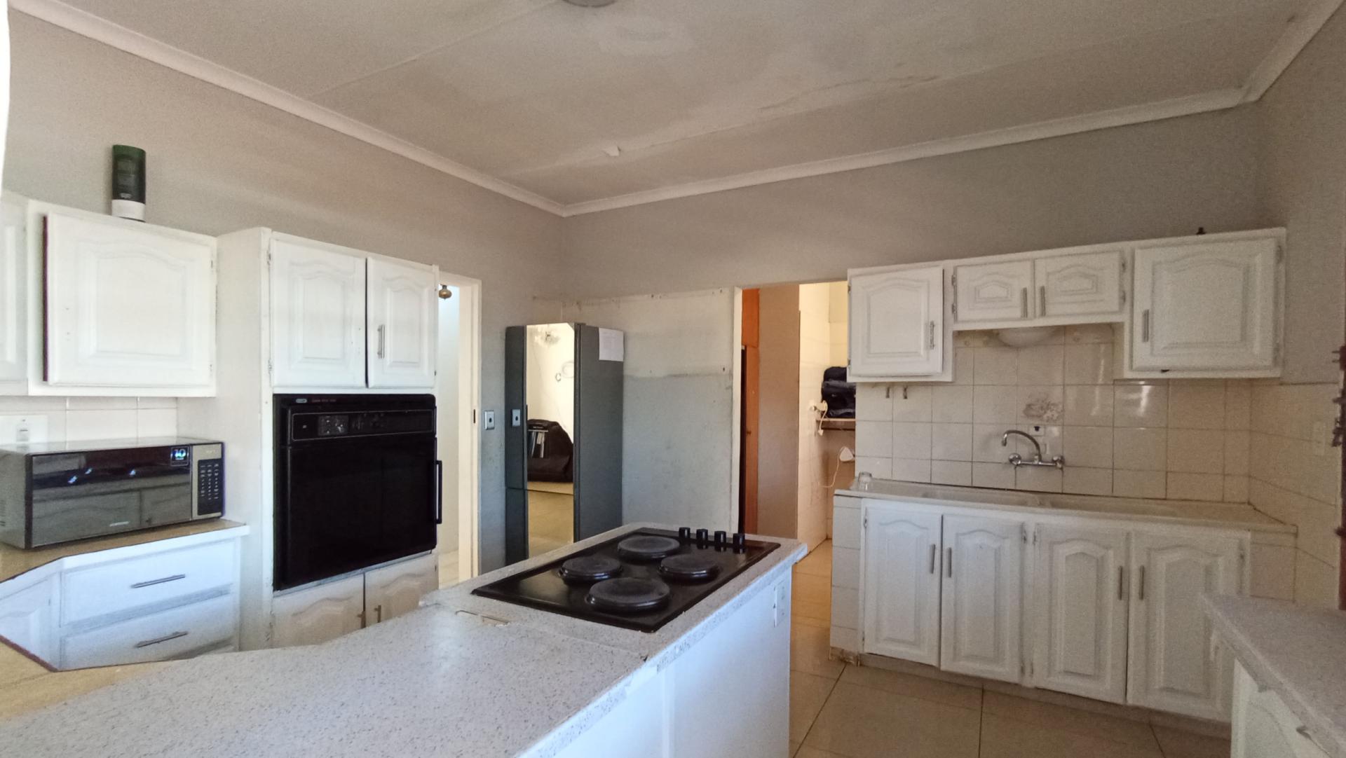 Kitchen - 35 square meters of property in Elsburg