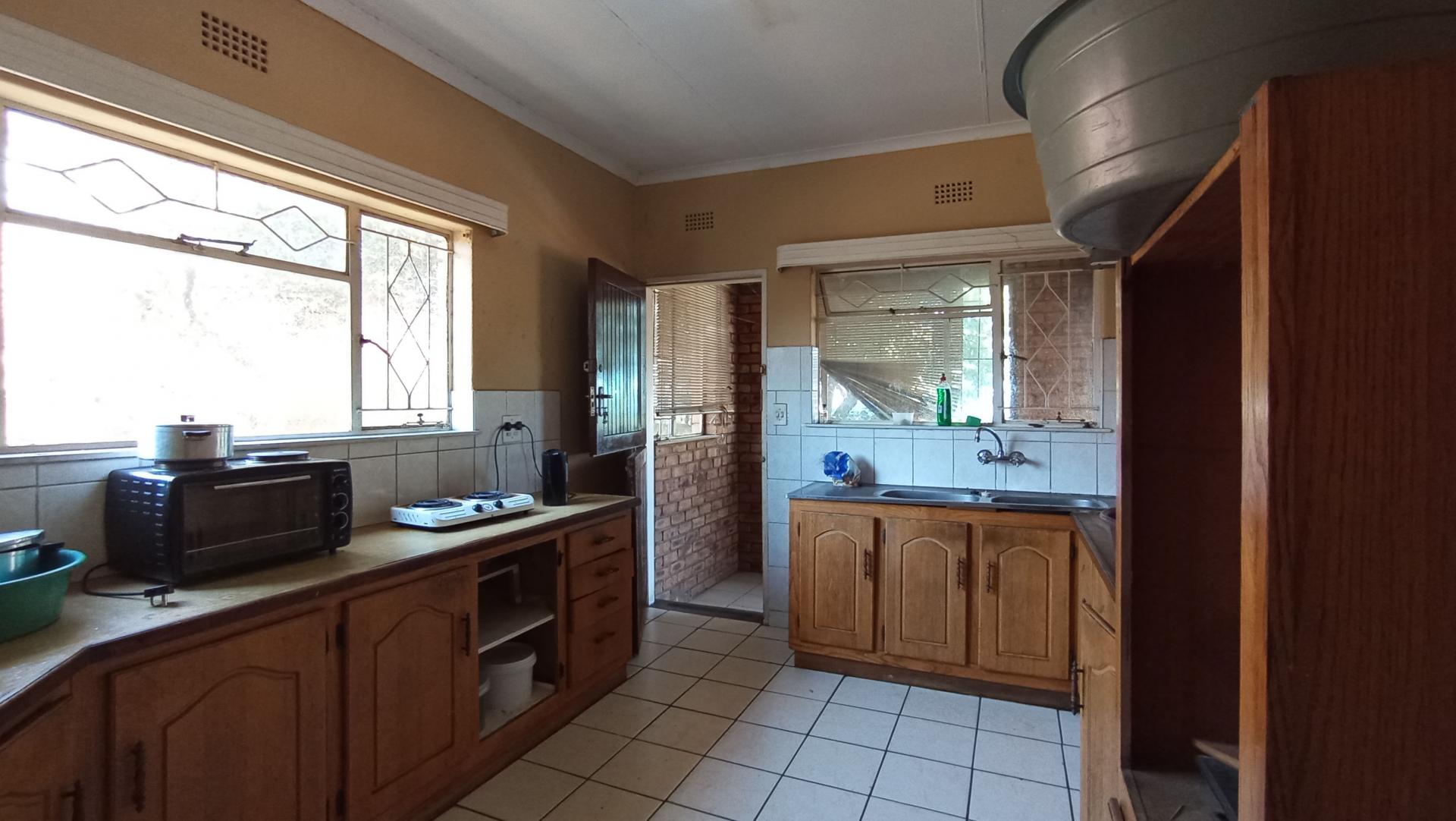 Kitchen - 35 square meters of property in Elsburg