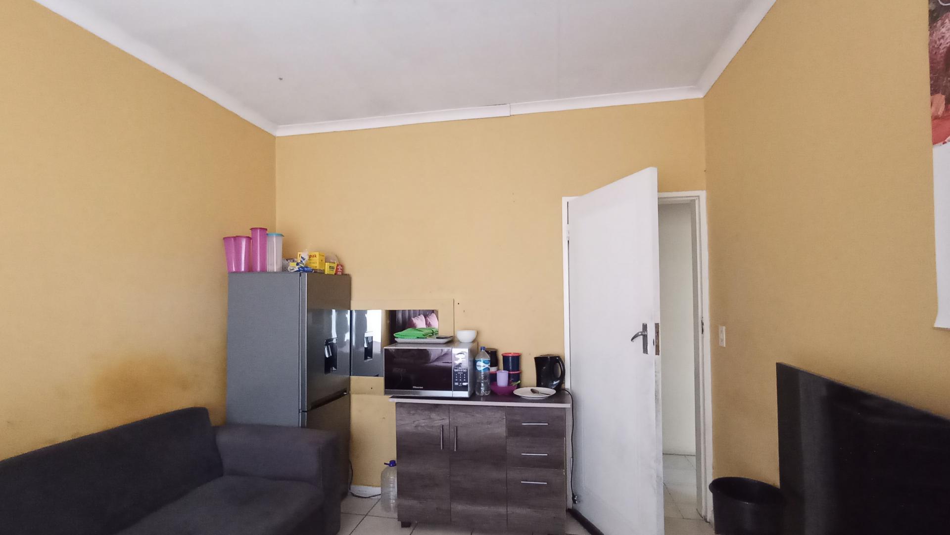 Bed Room 2 - 35 square meters of property in Elsburg