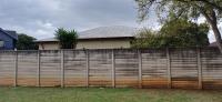 Front View of property in Selection park