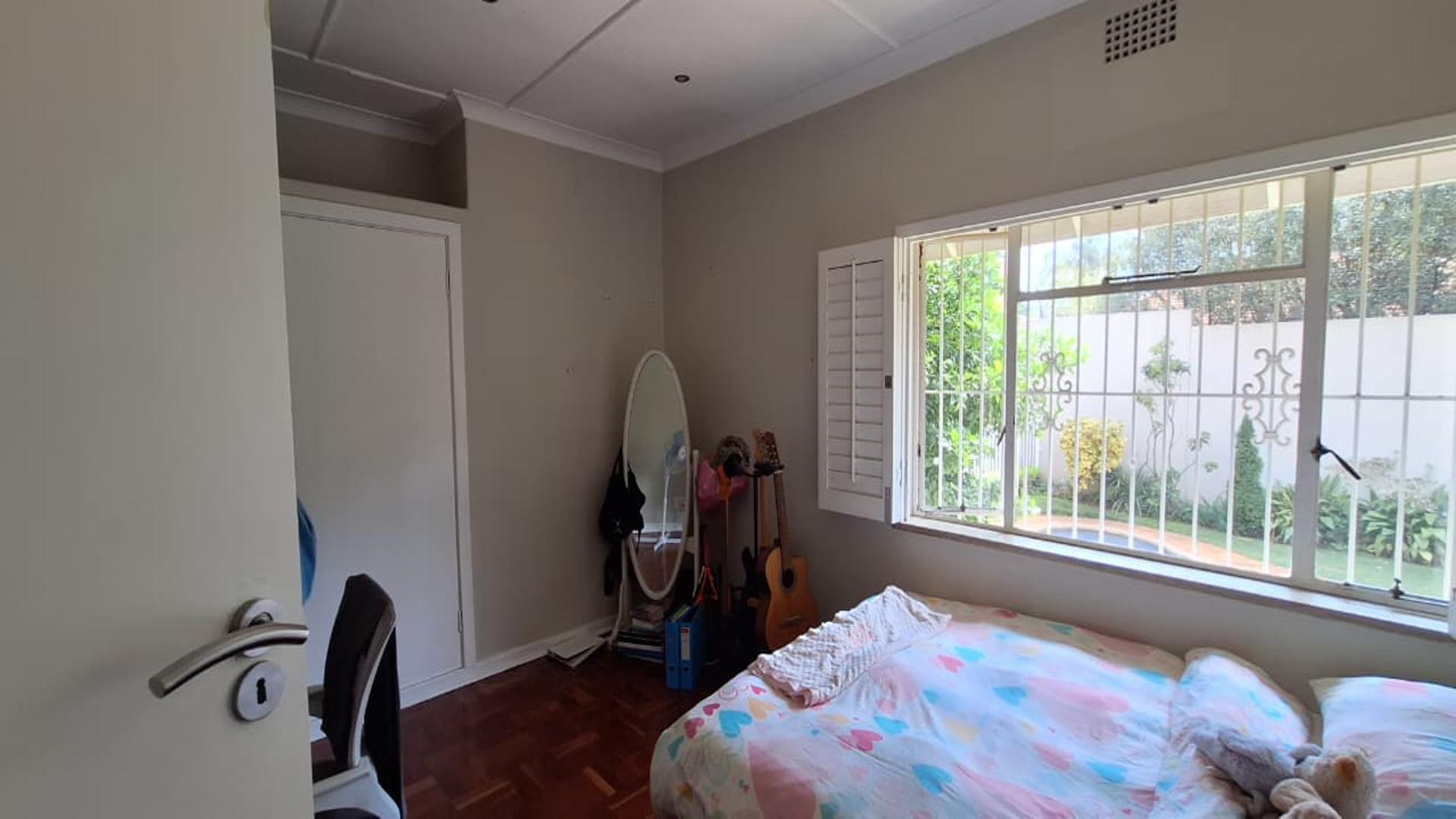 Bed Room 2 - 16 square meters of property in Sydenham - JHB