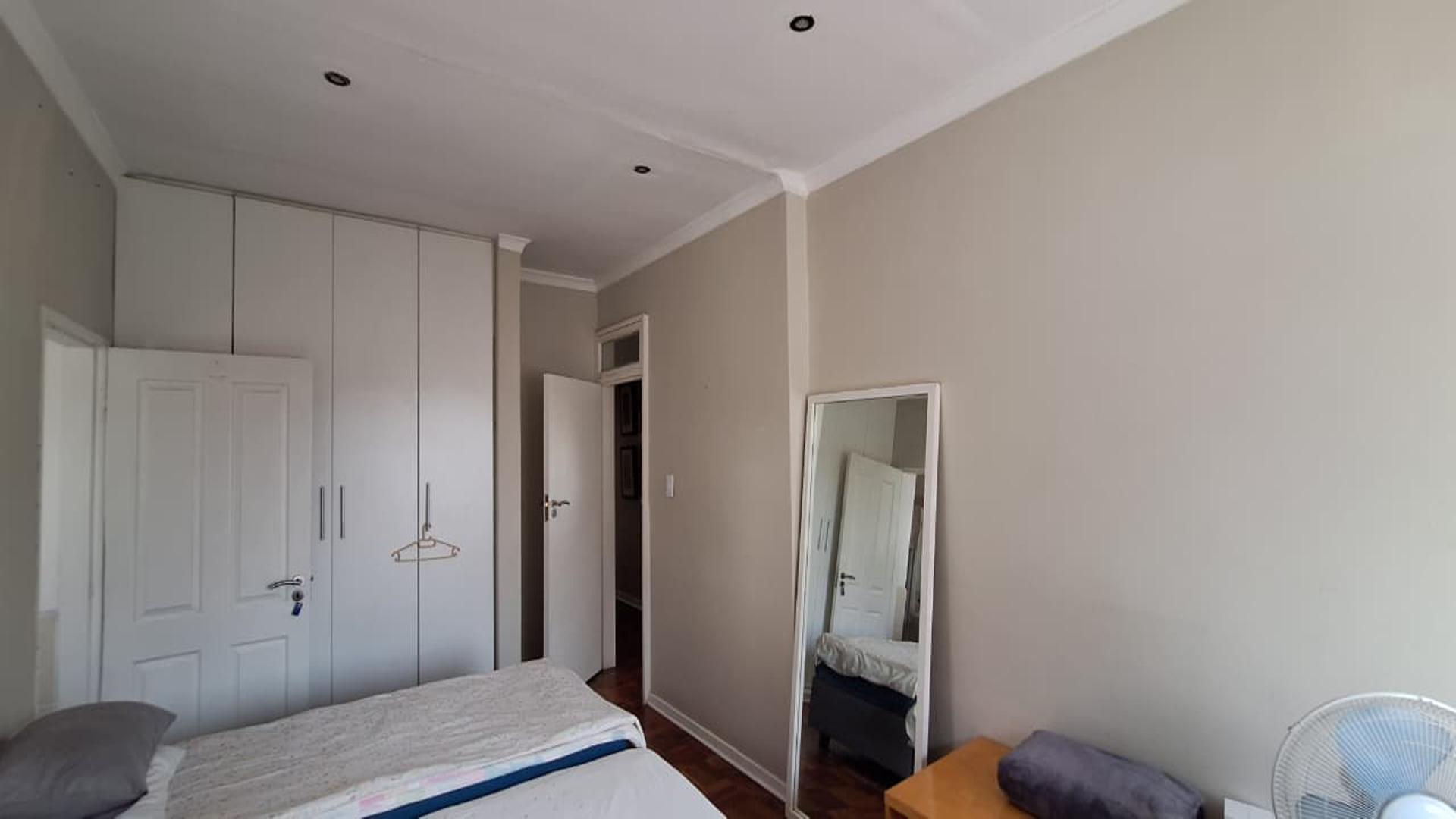 Bed Room 1 - 19 square meters of property in Sydenham - JHB