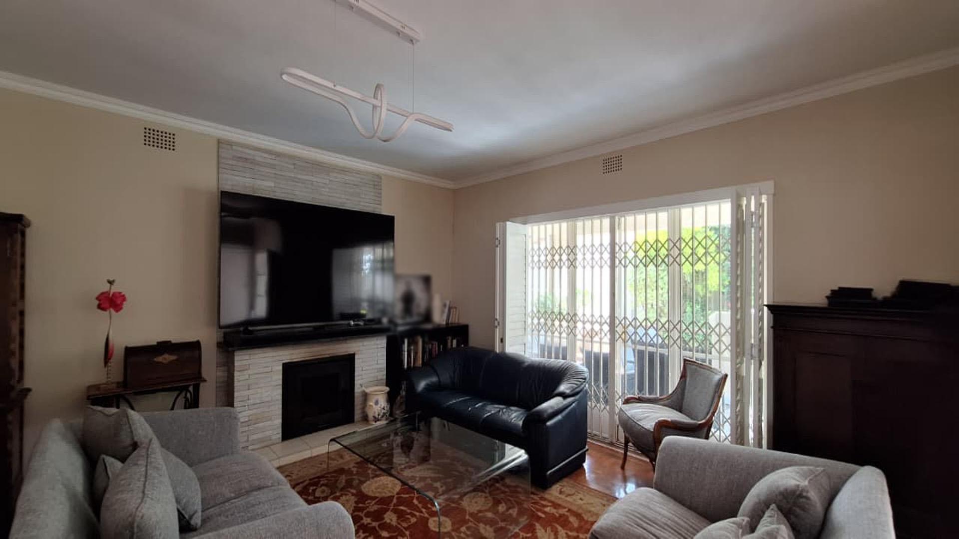 Lounges - 47 square meters of property in Sydenham - JHB