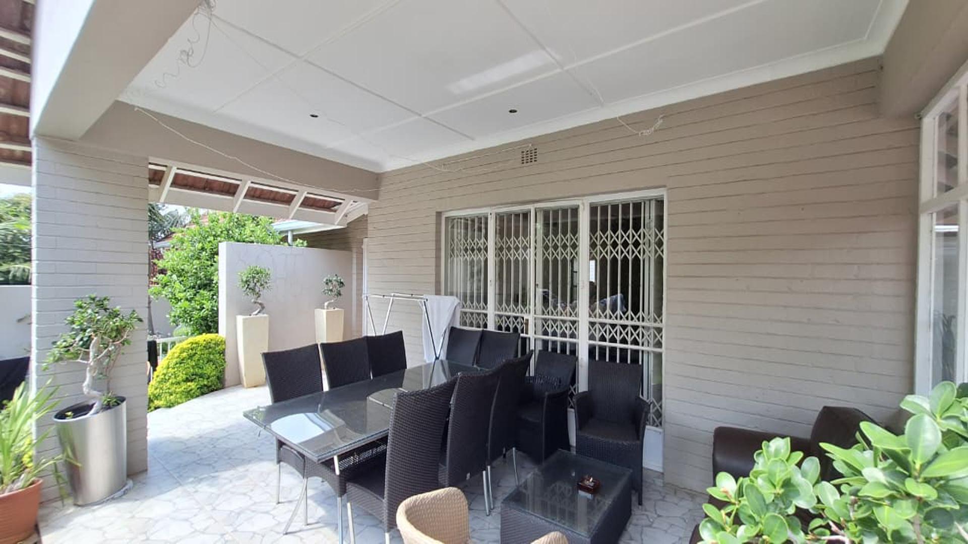 Patio - 23 square meters of property in Sydenham - JHB