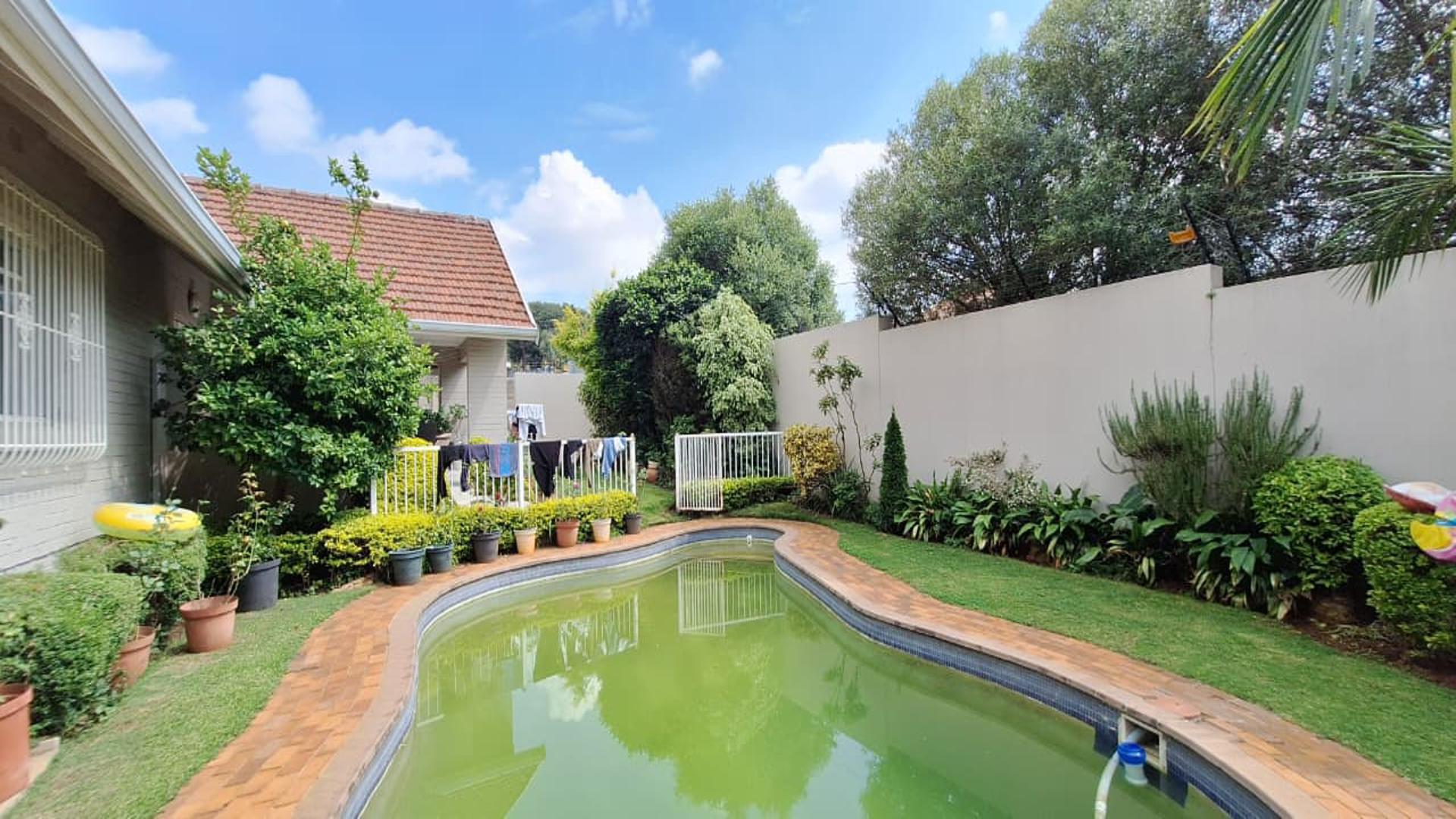 Swimming Pool of property in Sydenham - JHB