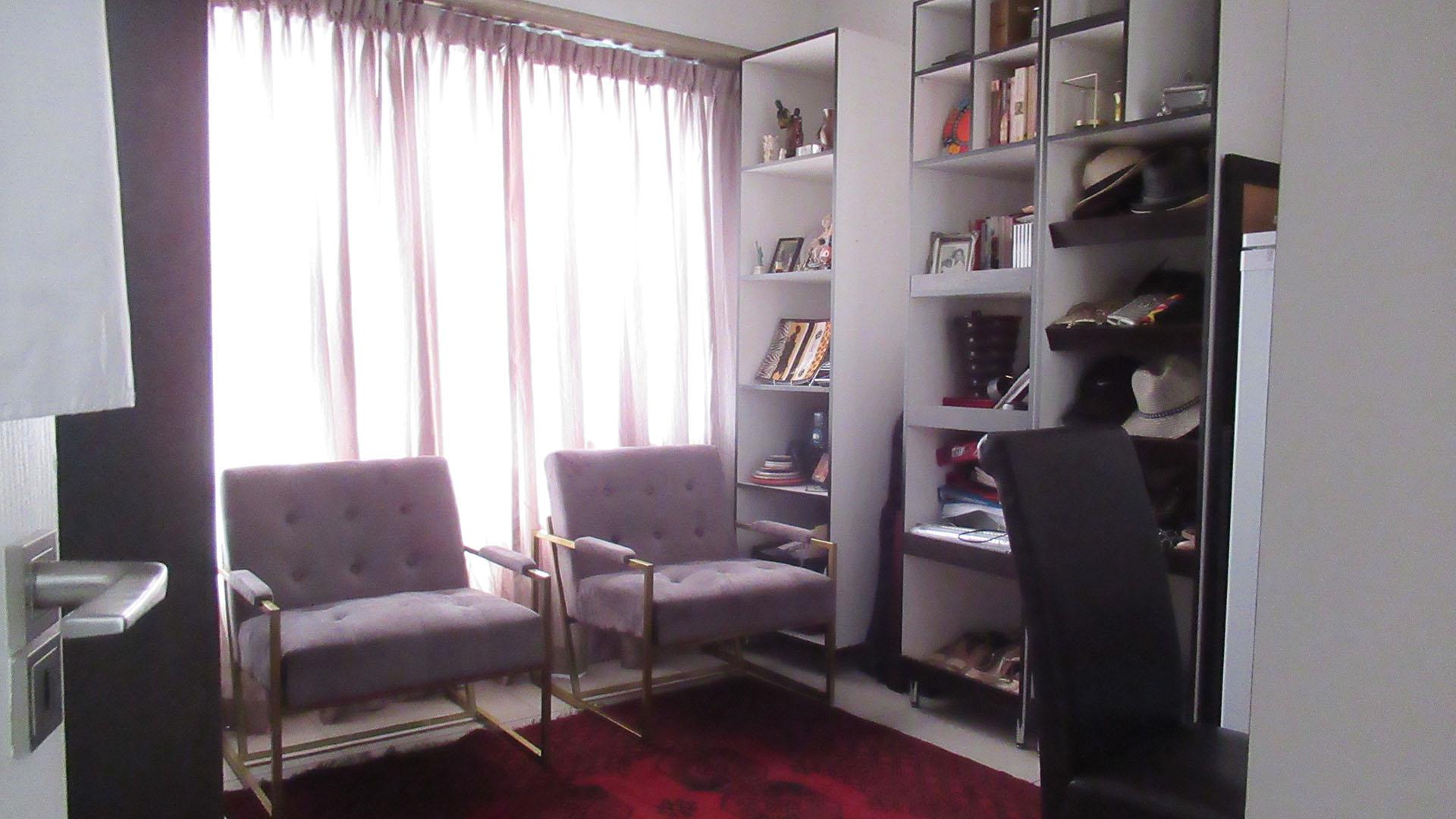 Bed Room 2 - 13 square meters of property in Greenstone Hill