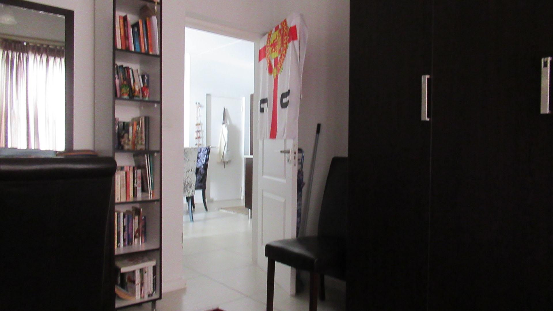 Bed Room 2 - 13 square meters of property in Greenstone Hill