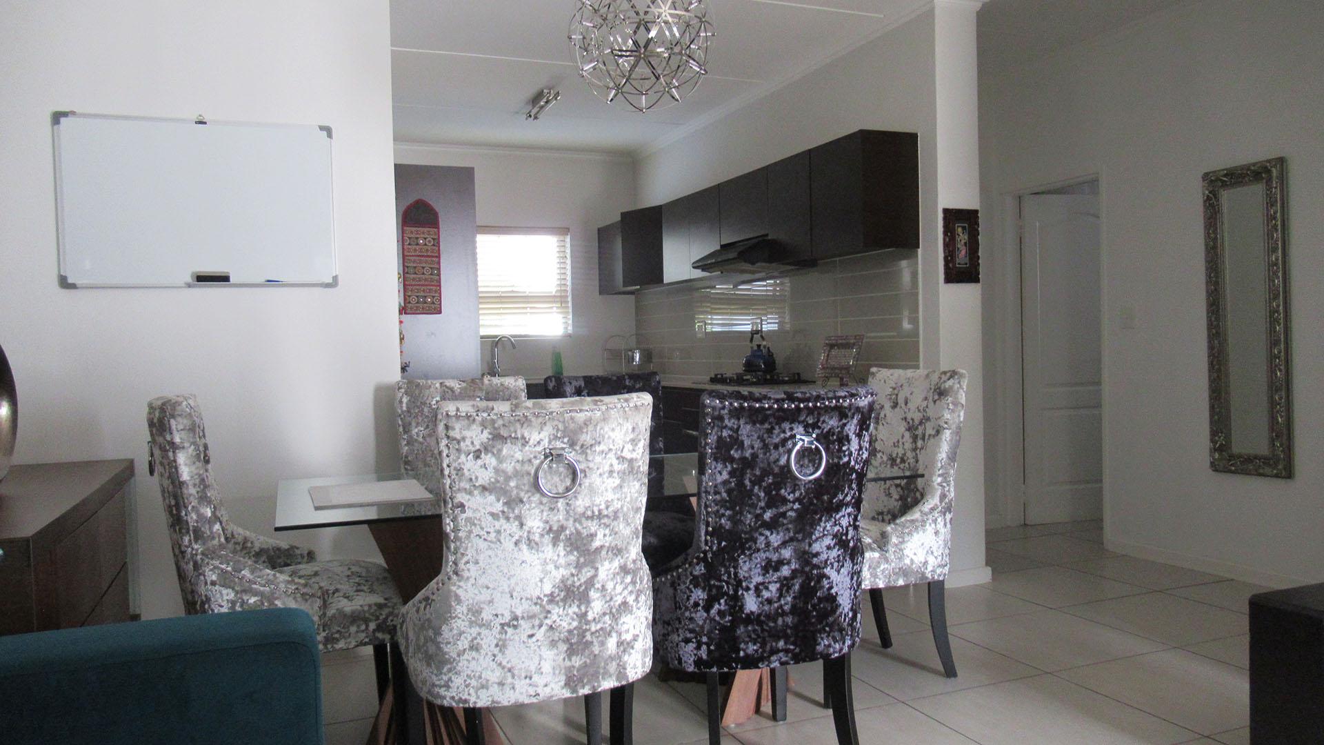 Dining Room of property in Greenstone Hill