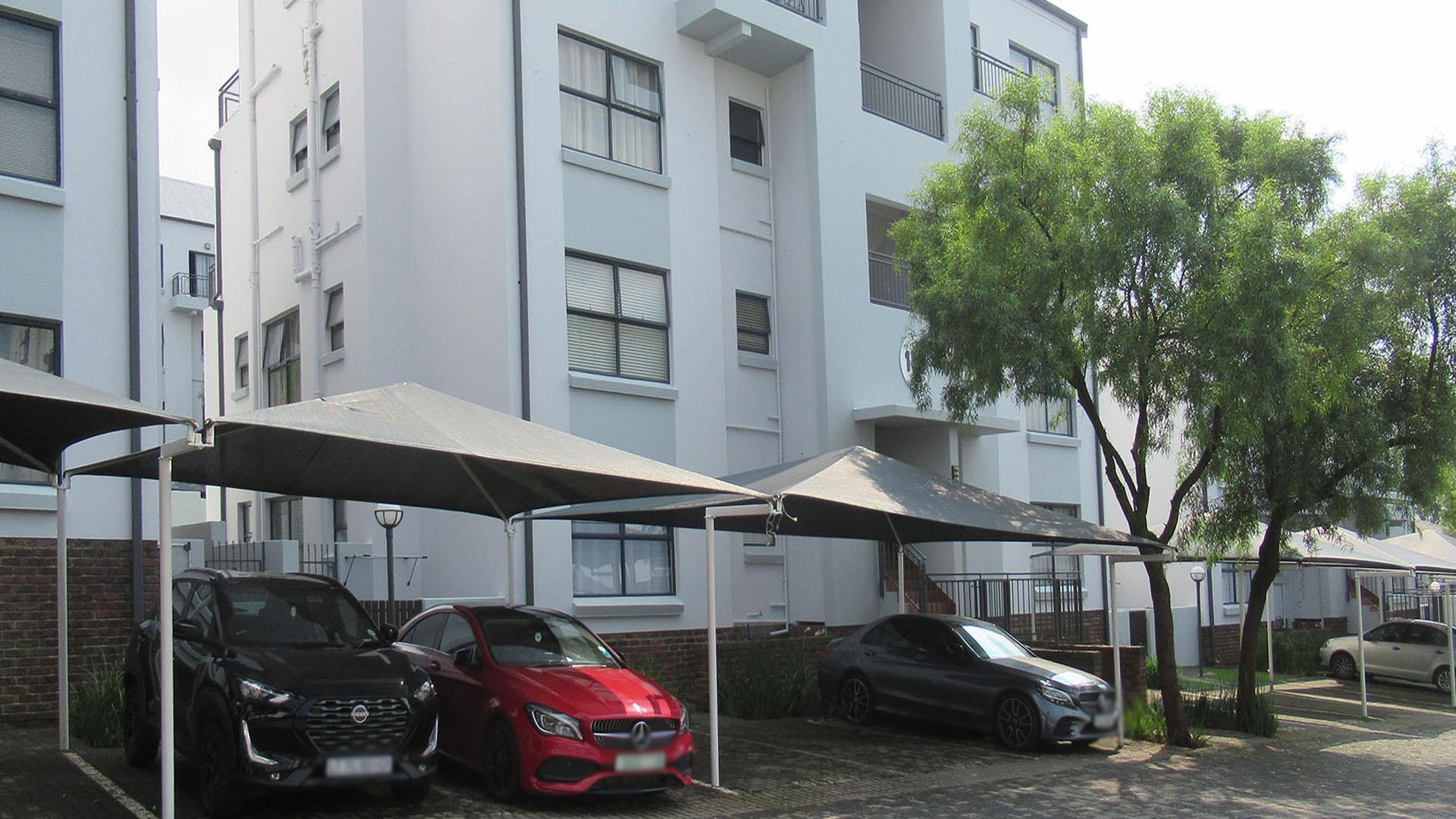 Front View of property in Greenstone Hill