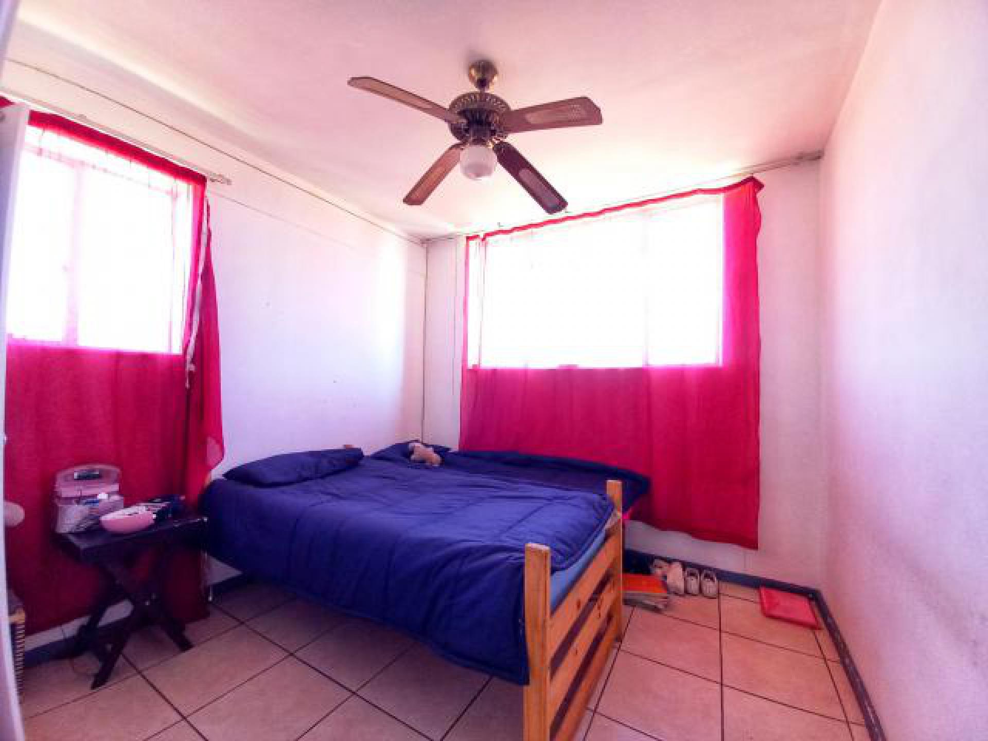 Bed Room 2 - 11 square meters of property in Eloffsdal