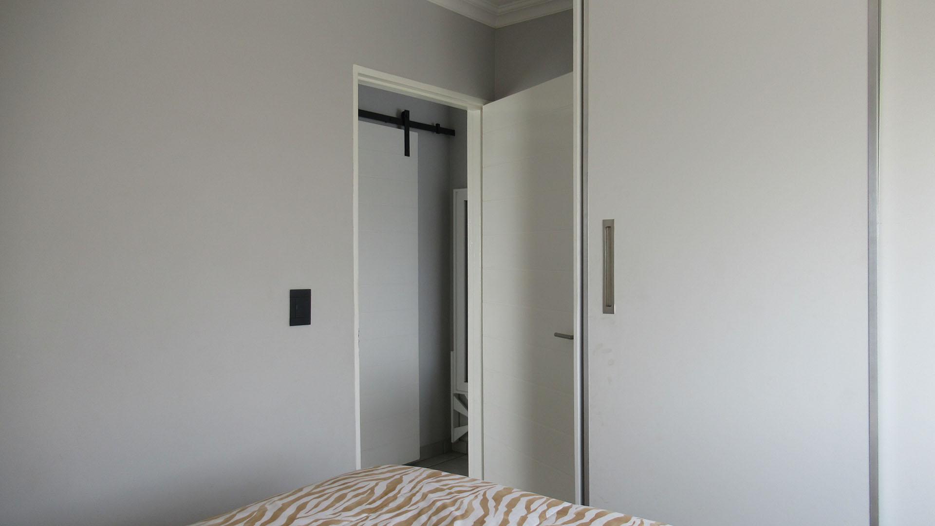 Bed Room 1 - 10 square meters of property in Jabulani