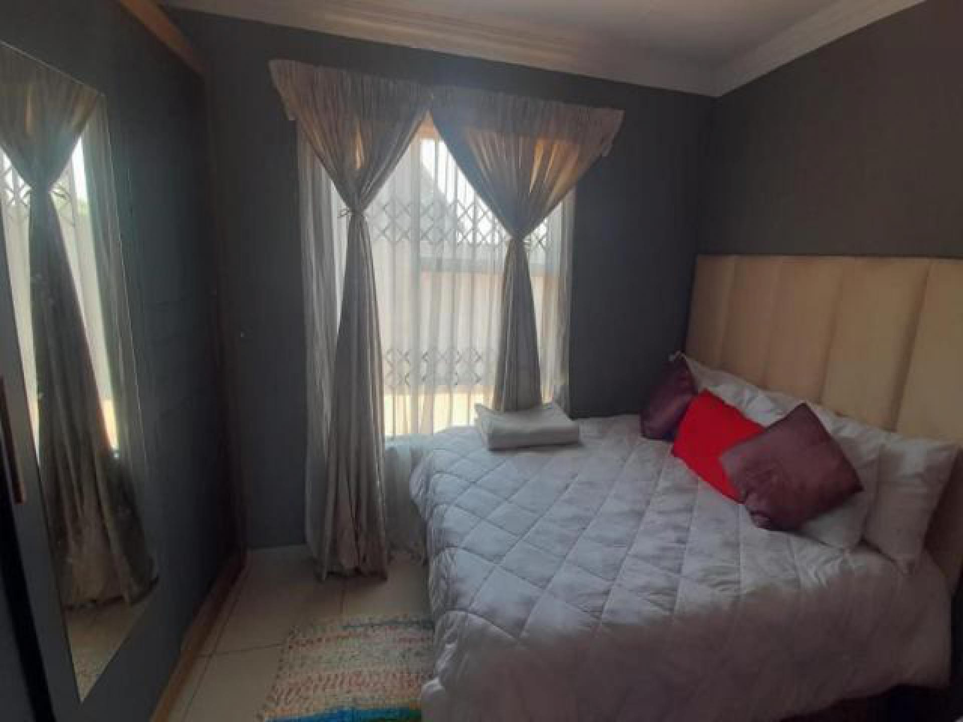 Bathroom 1 - 6 square meters of property in Bram Fischerville