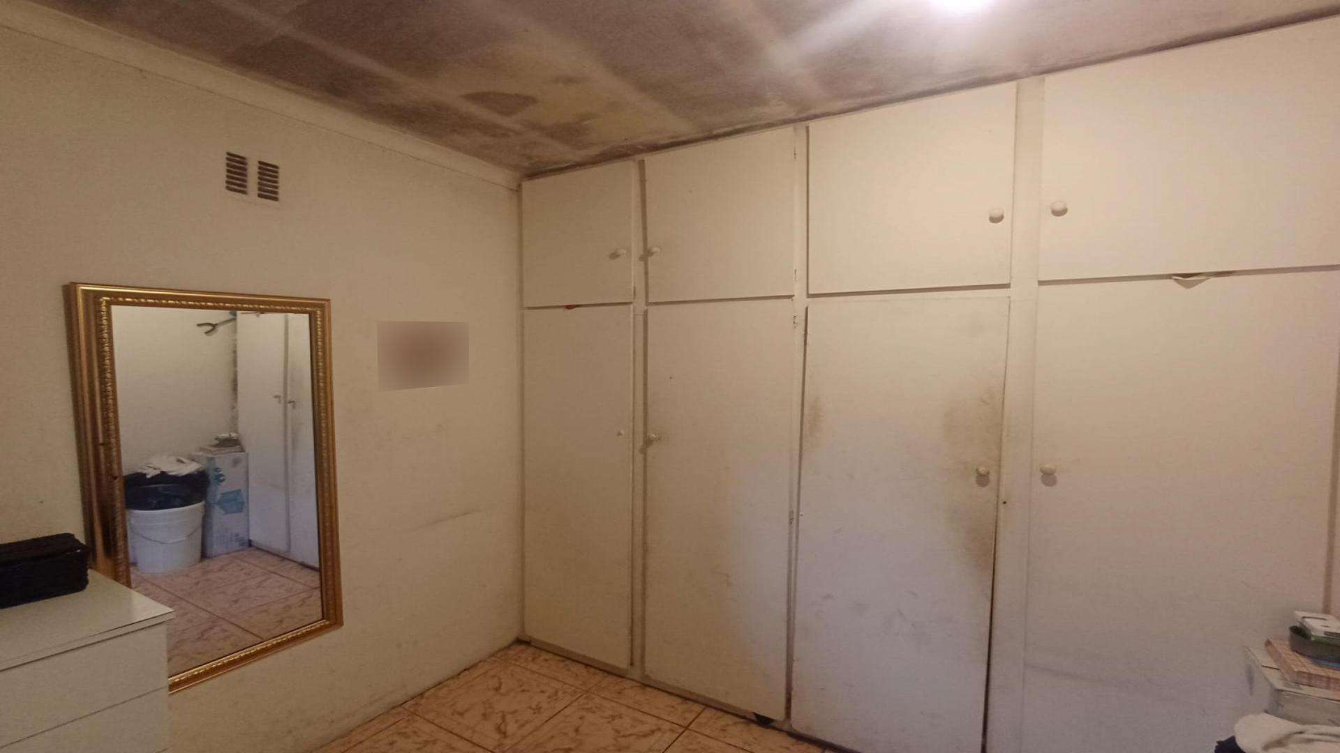 Bed Room 1 of property in Mitchells Plain