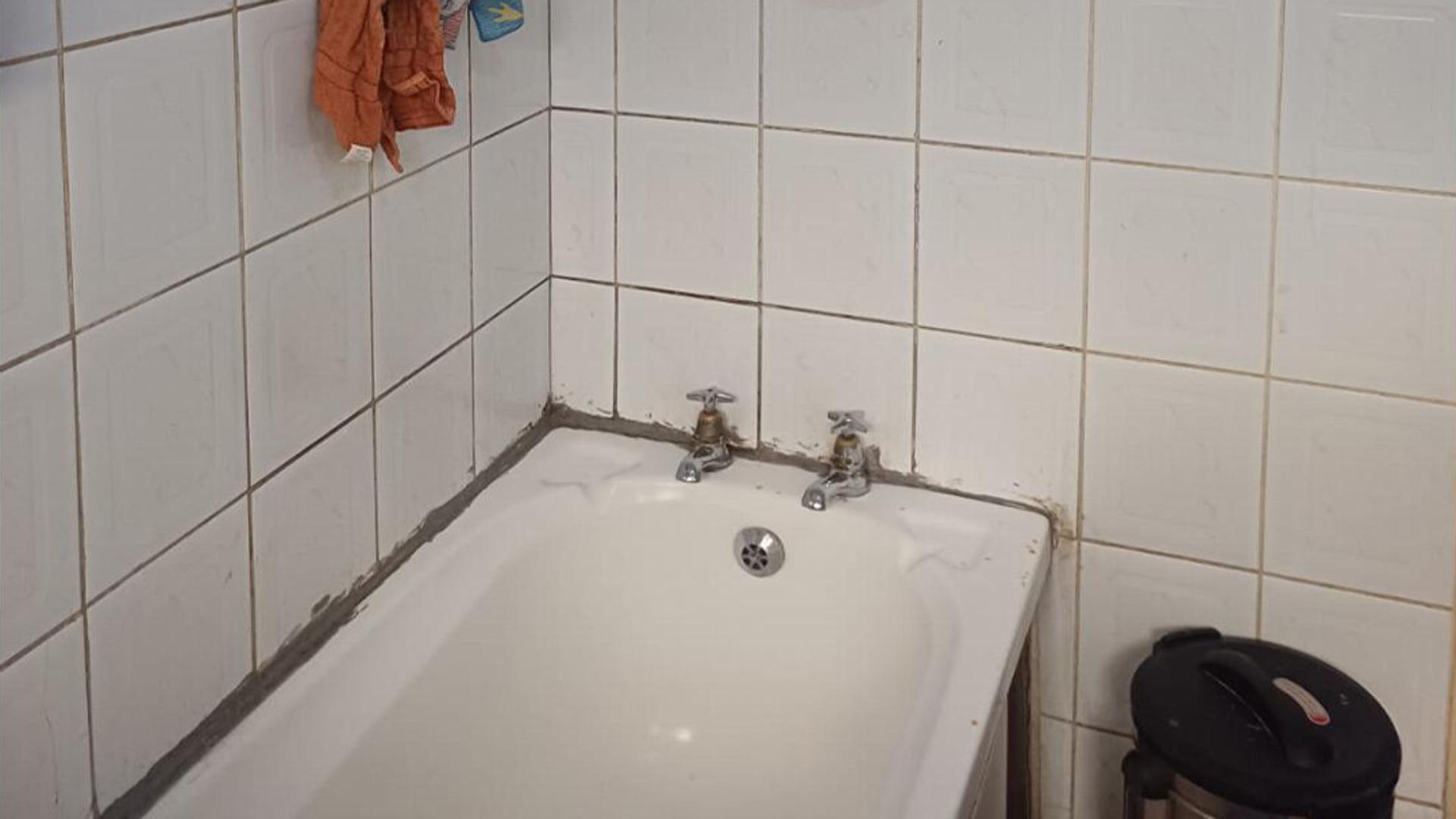 Bathroom 1 of property in Mitchells Plain