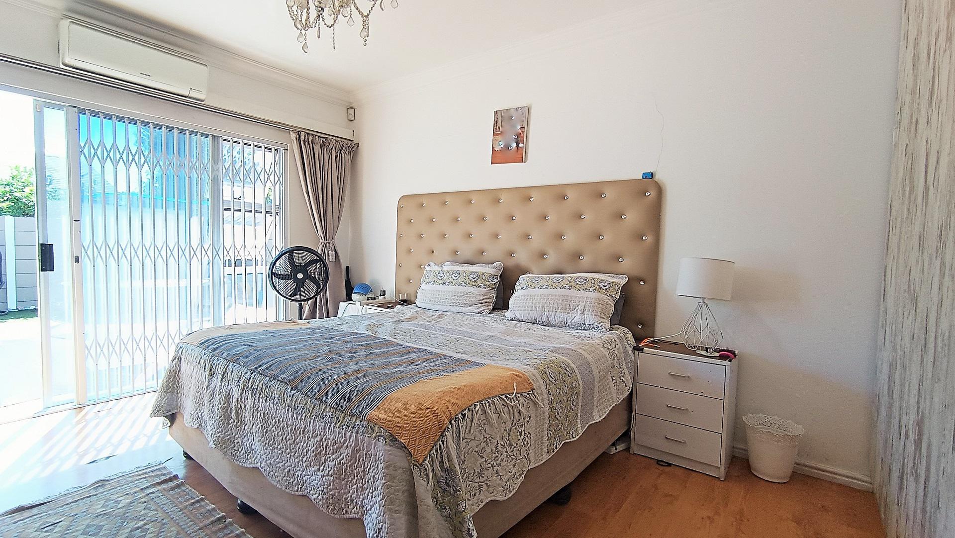 Main Bedroom - 23 square meters of property in Goodwood