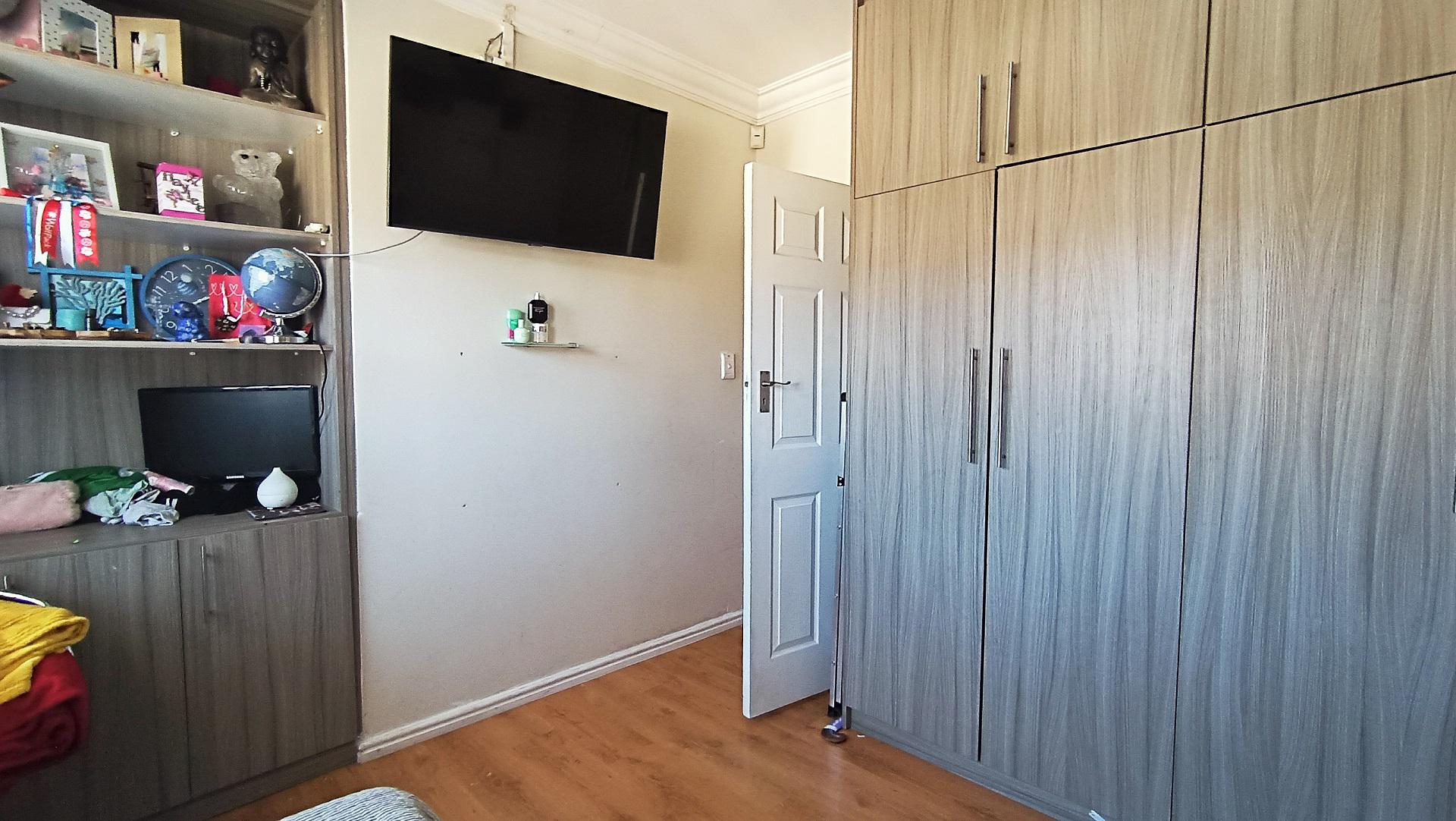 Bed Room 1 - 12 square meters of property in Goodwood