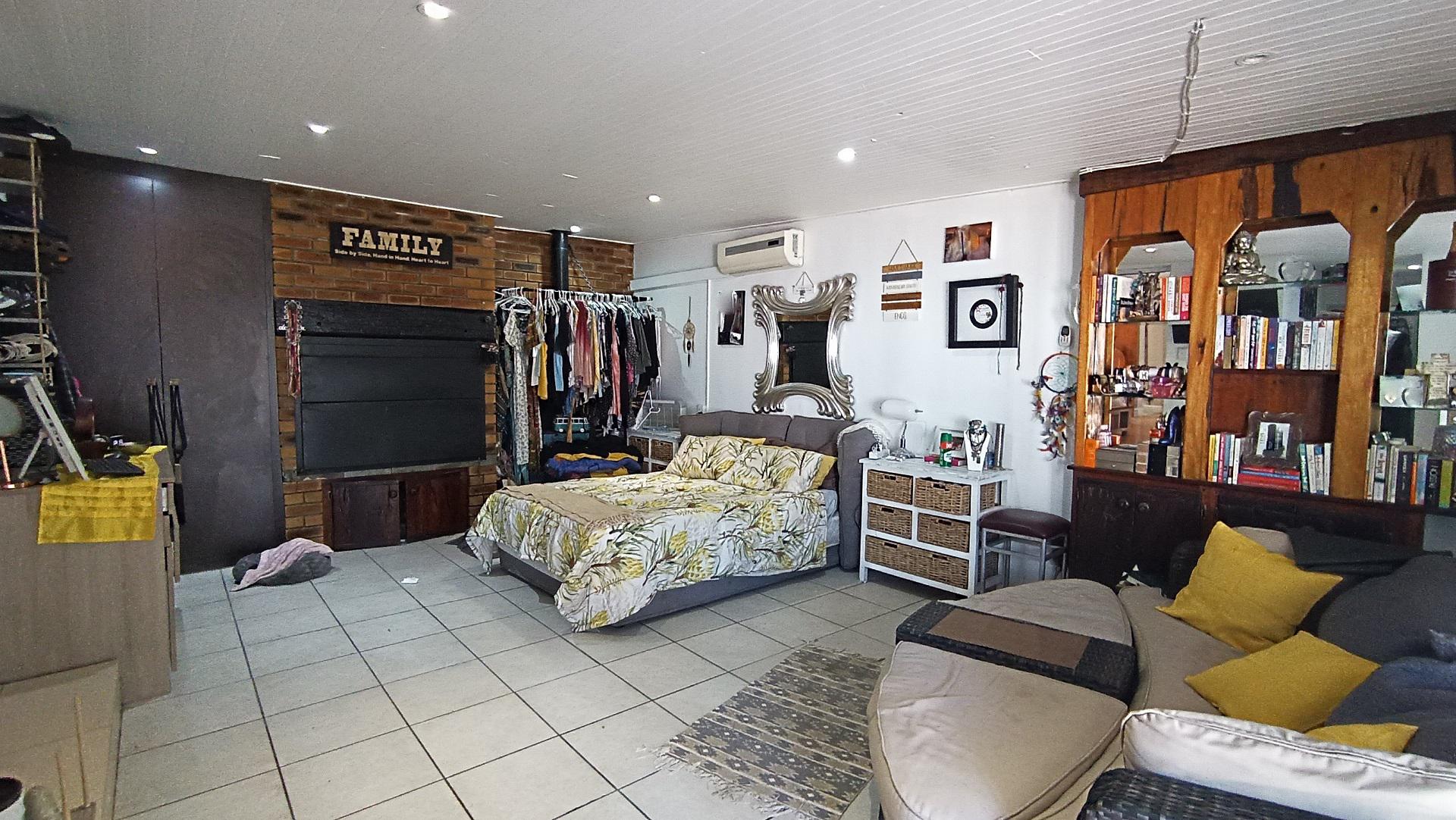 Entertainment - 38 square meters of property in Goodwood