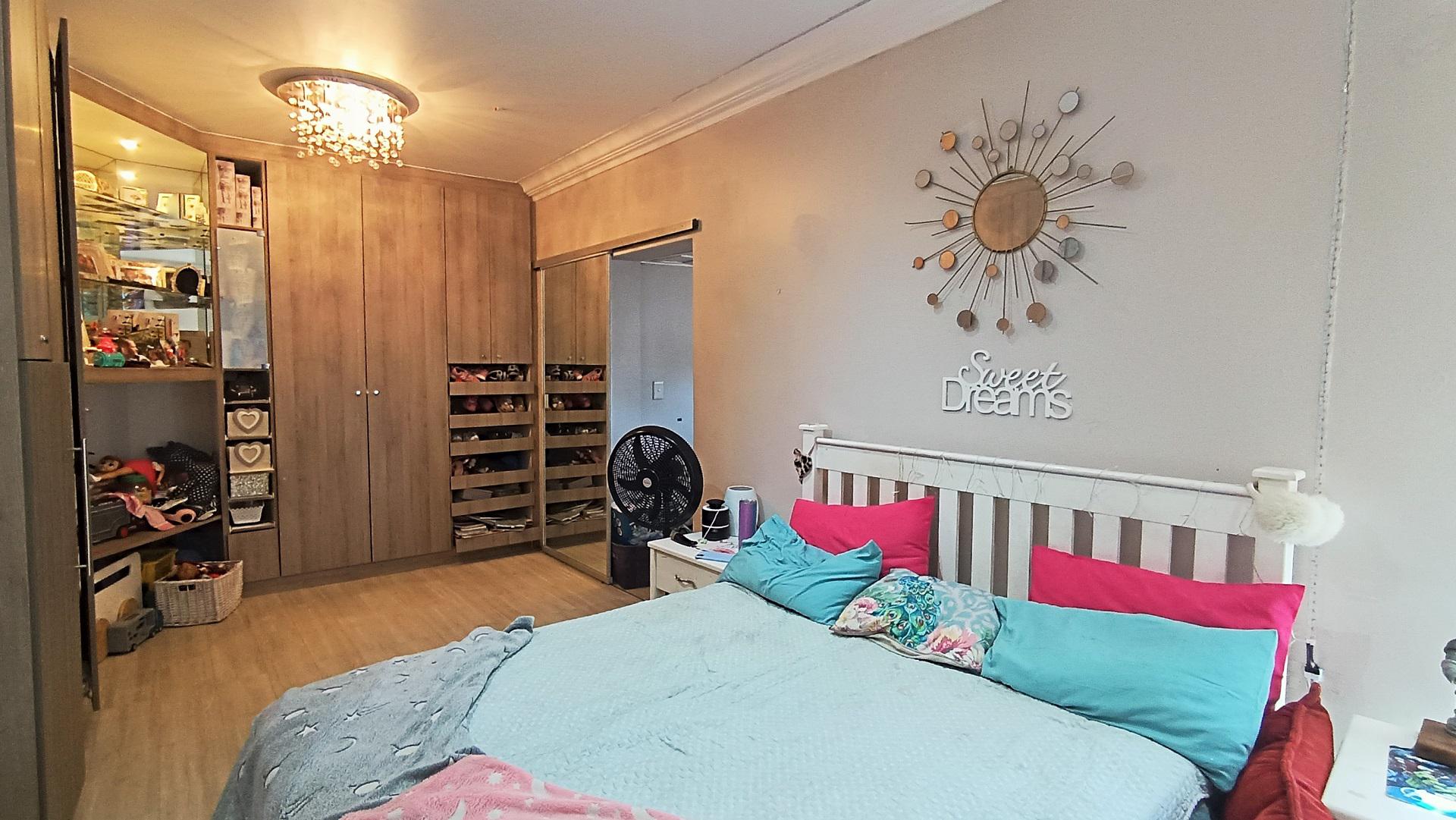 Bed Room 2 - 24 square meters of property in Goodwood