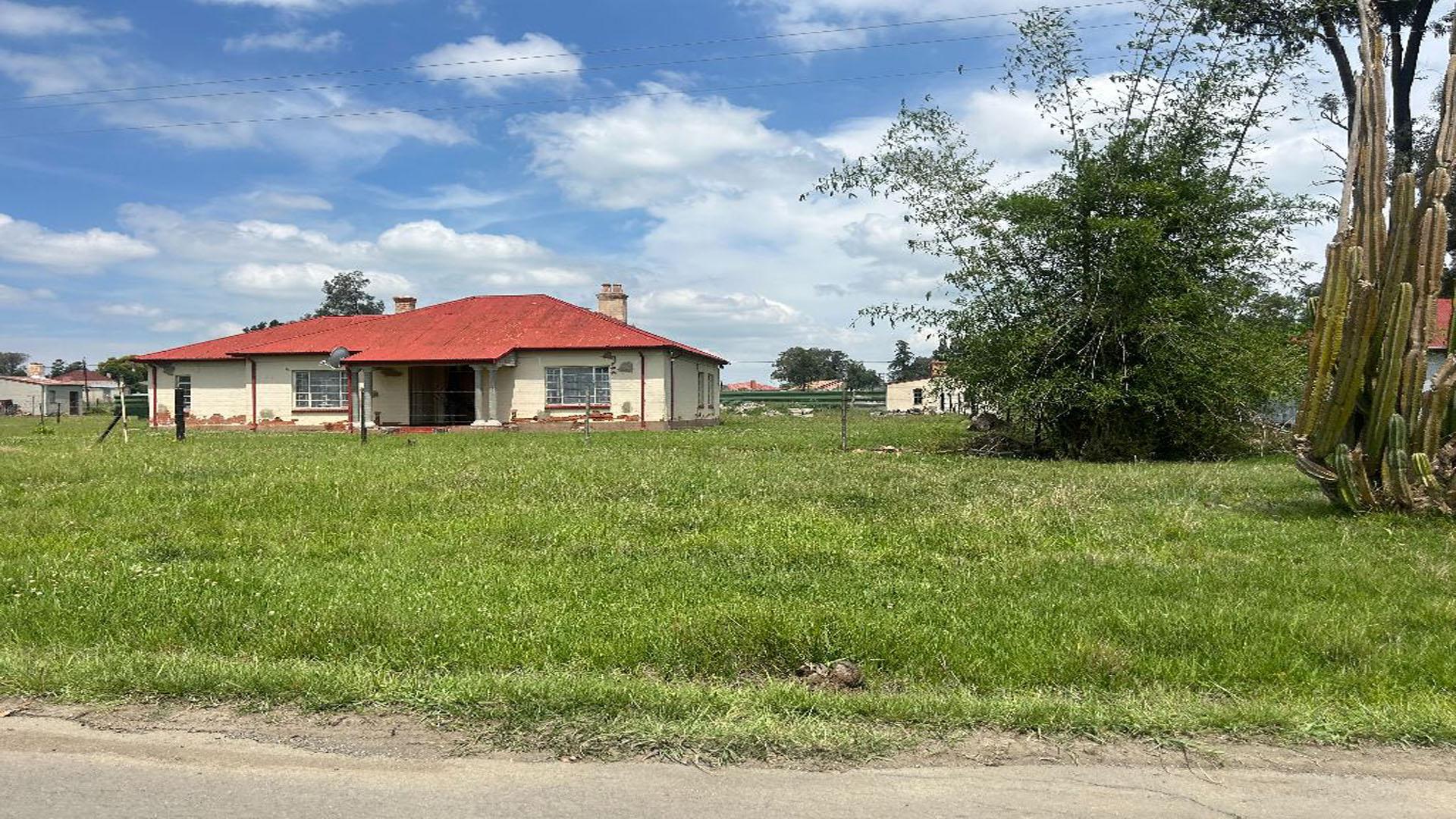 Front View of property in Durnacol