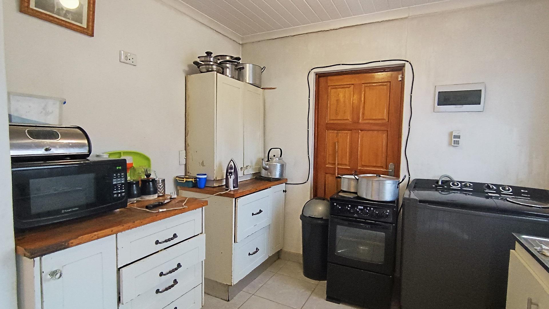 Kitchen - 8 square meters of property in Paarl