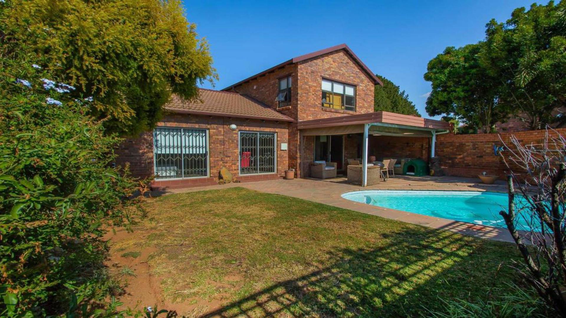 Backyard of property in Sundowner