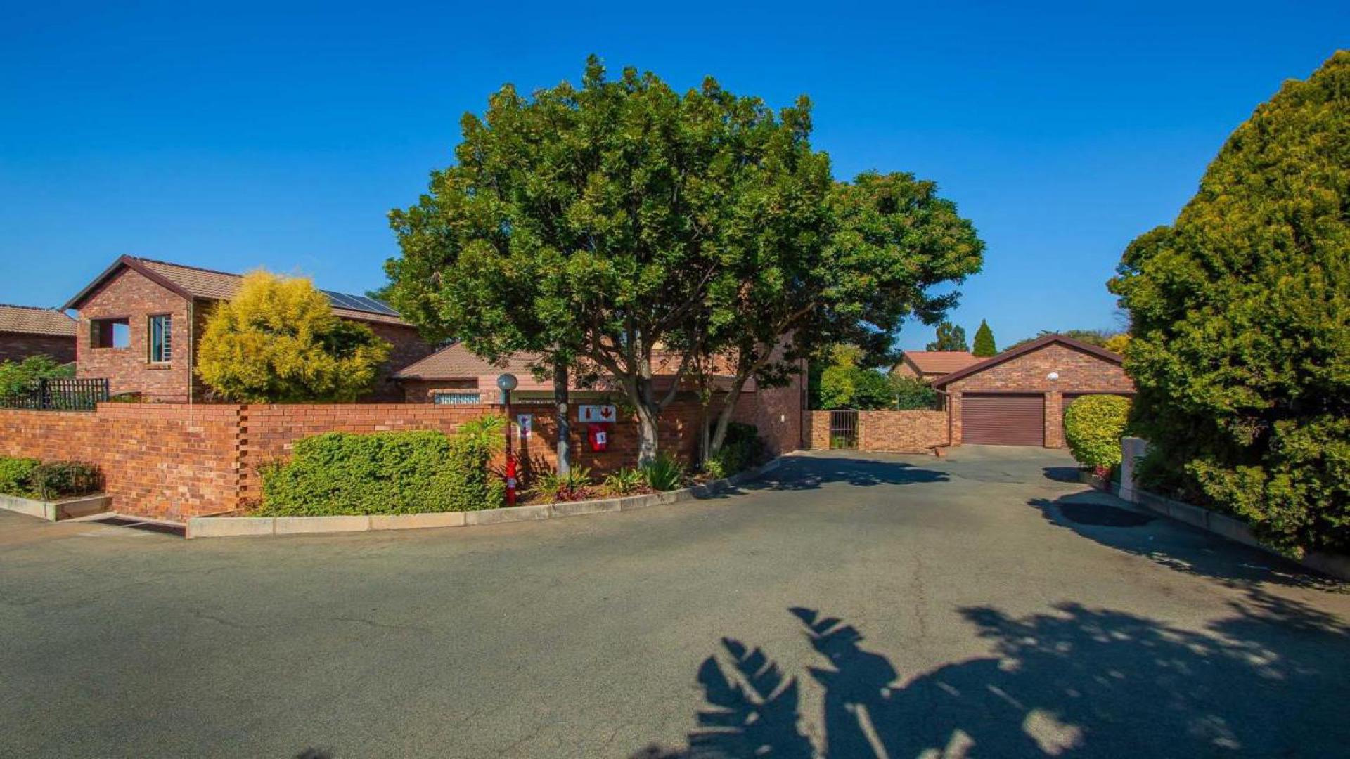 Front View of property in Sundowner