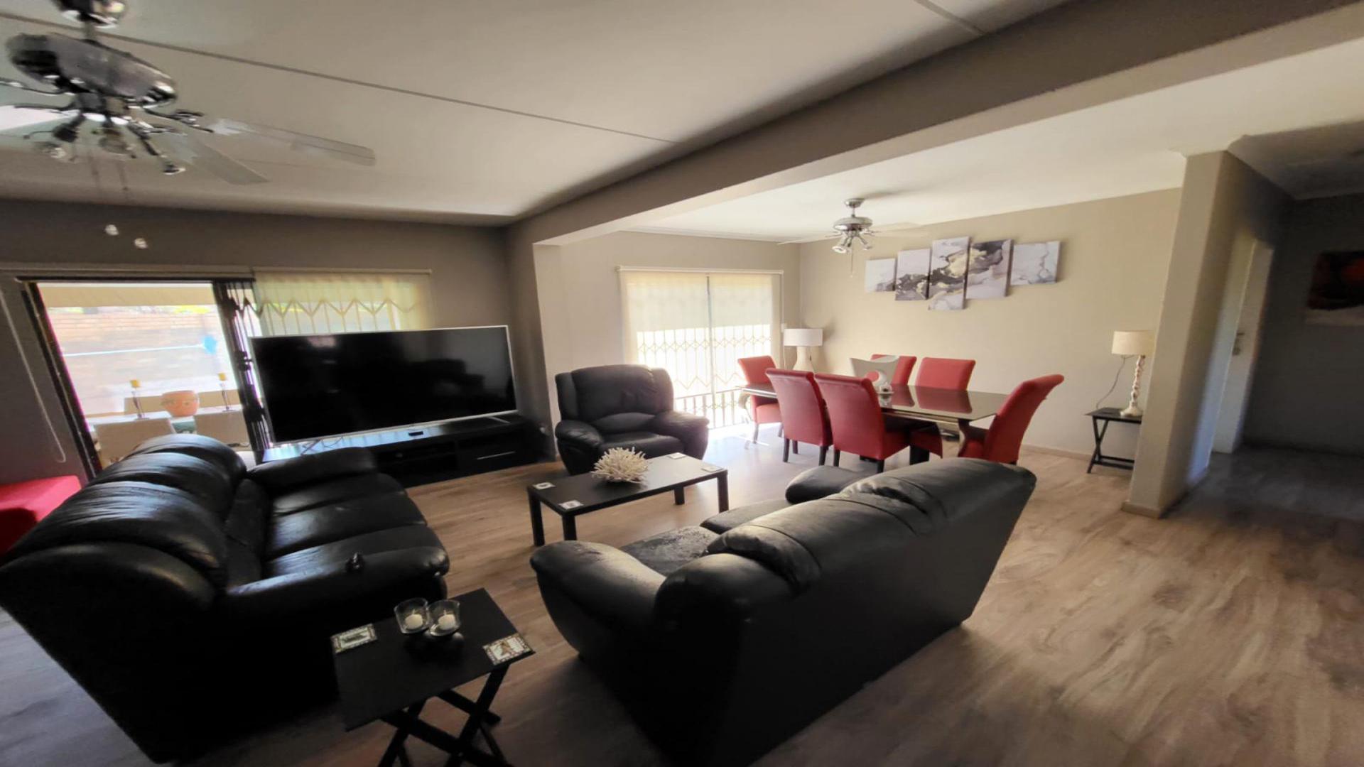 Lounges of property in Sundowner