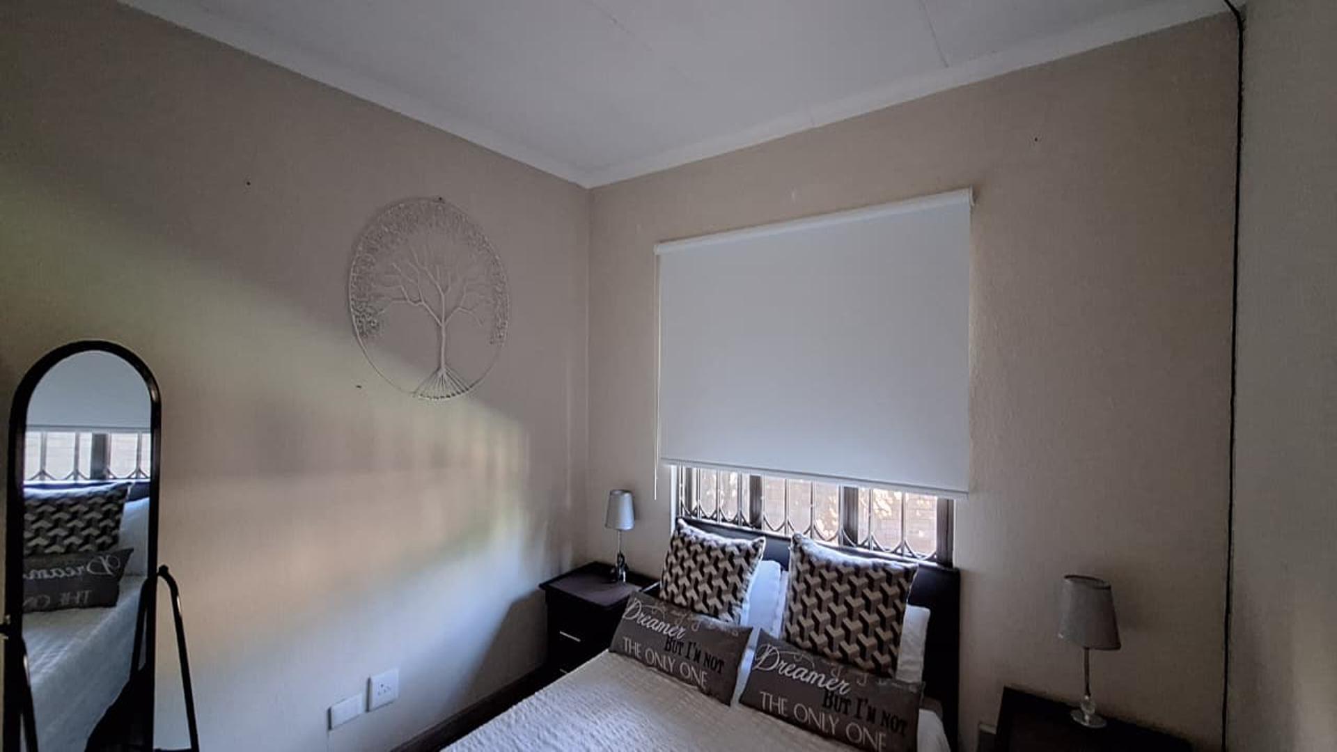Bed Room 2 - 11 square meters of property in Sundowner