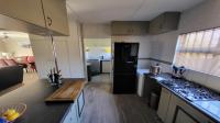 Kitchen of property in Sundowner