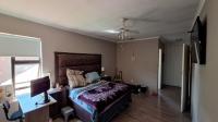 Main Bedroom - 39 square meters of property in Sundowner