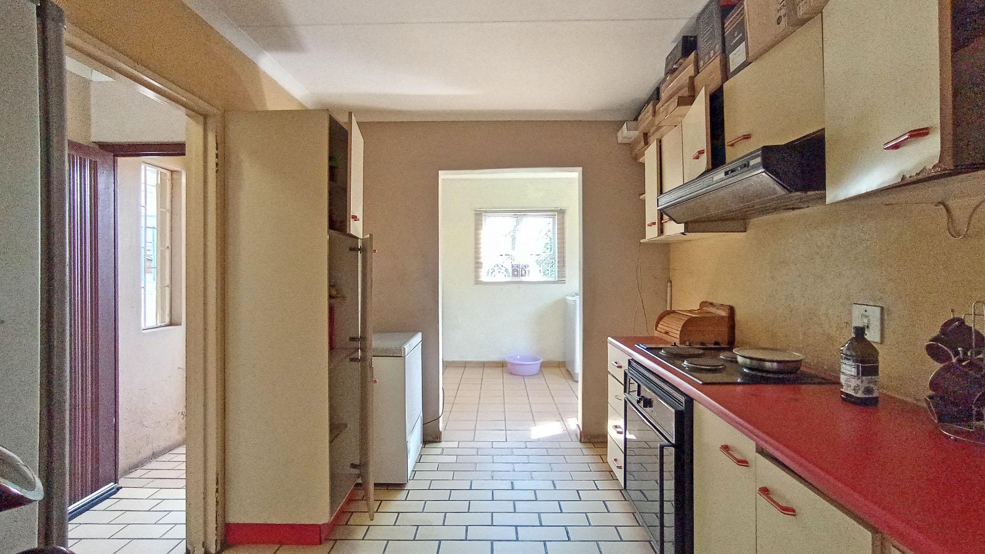 Kitchen - 10 square meters of property in Castlehill