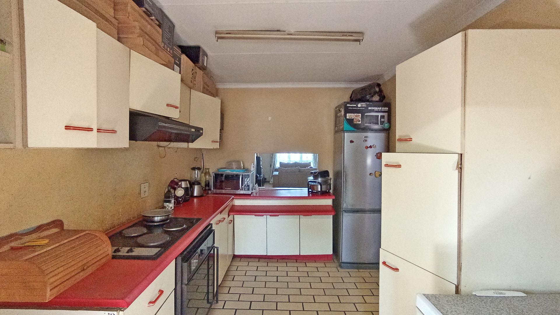 Kitchen - 10 square meters of property in Castlehill