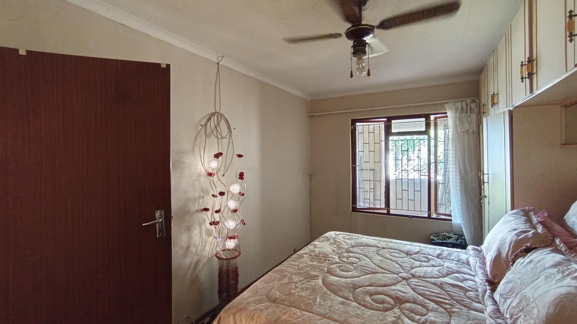 Bed Room 2 - 18 square meters of property in Castlehill