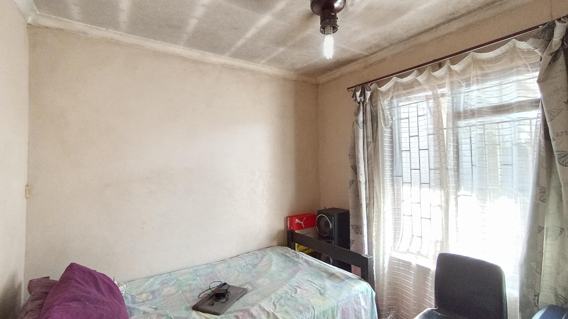 Bed Room 3 - 8 square meters of property in Castlehill