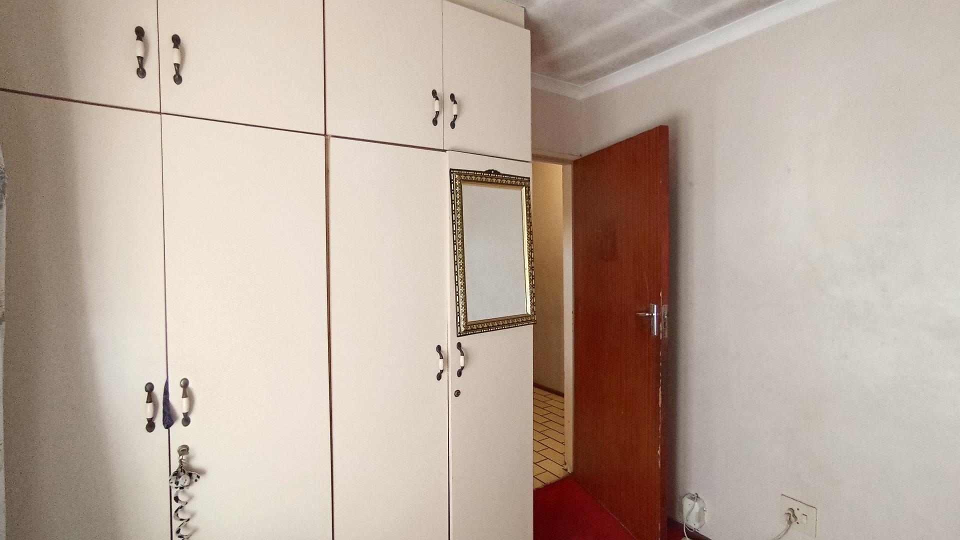 Bed Room 3 - 8 square meters of property in Castlehill