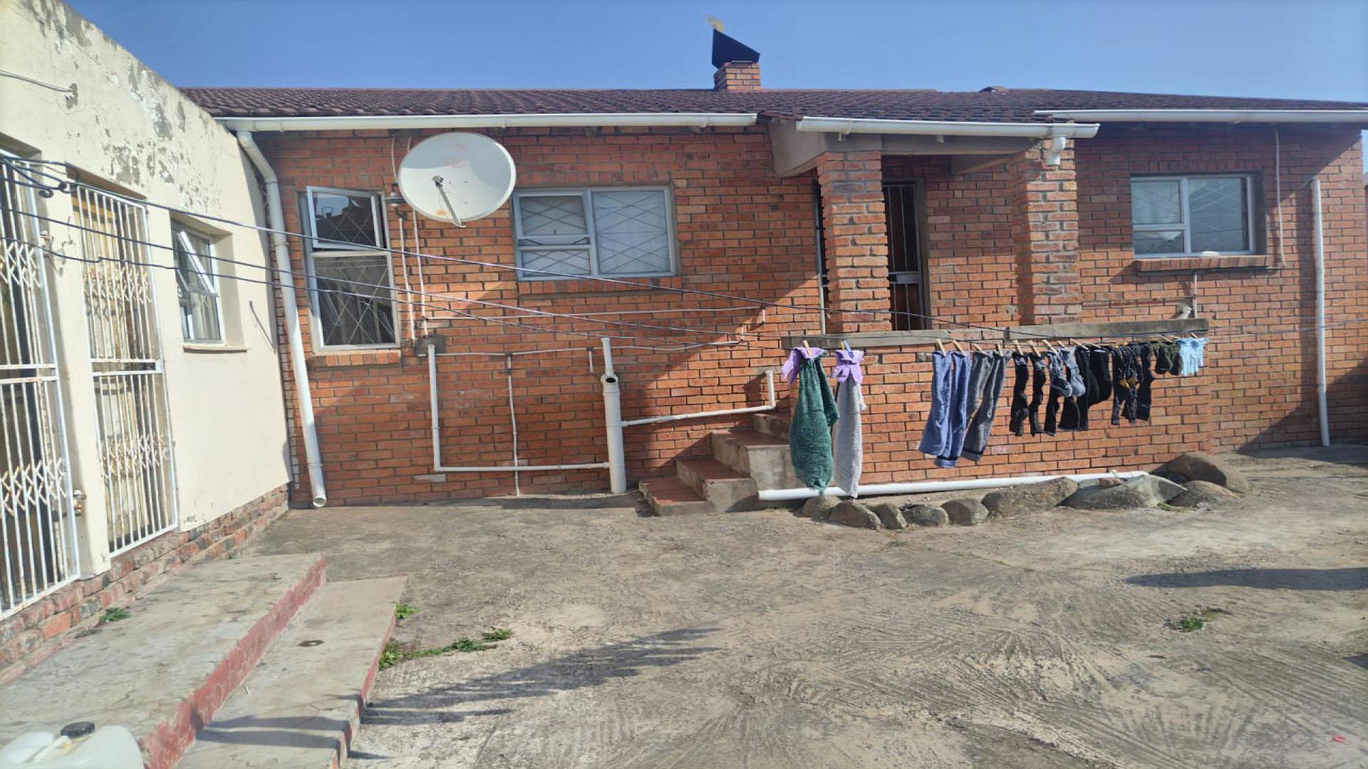 Backyard of property in Ginsberg