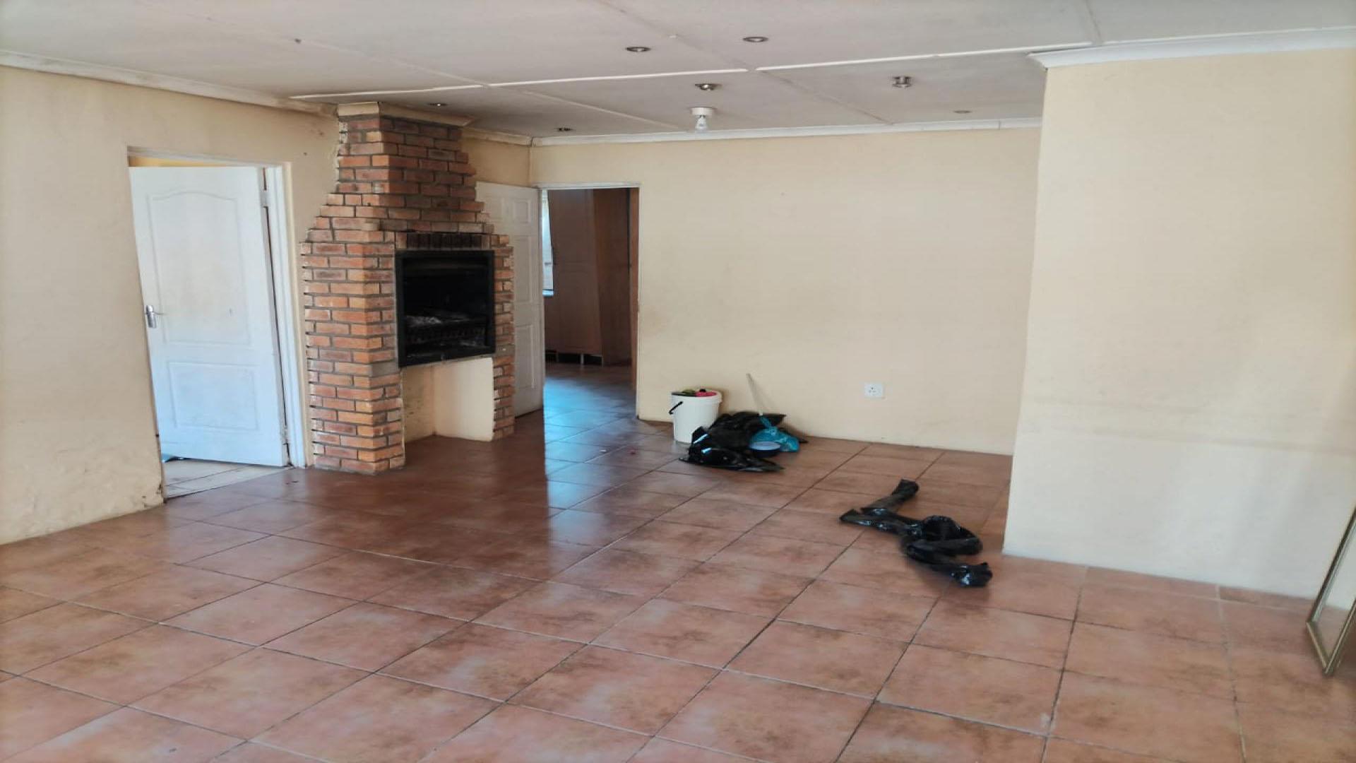 Lounges of property in Ginsberg