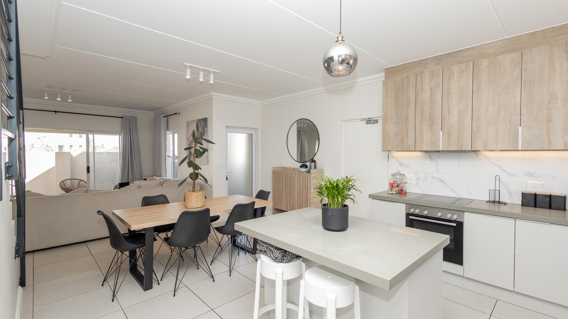 Kitchen - 13 square meters of property in Kraaifontein