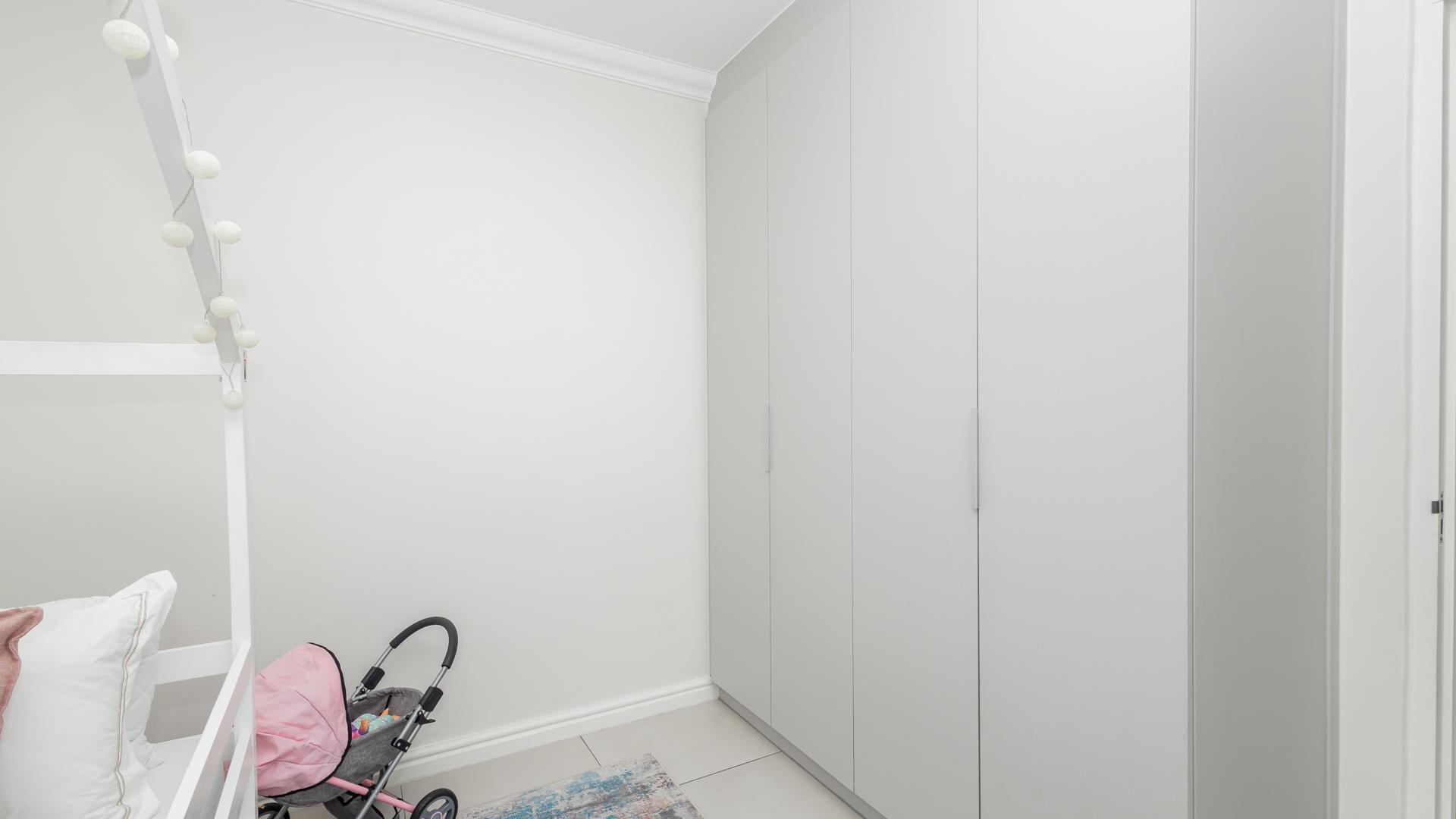 Bed Room 1 - 9 square meters of property in Kraaifontein