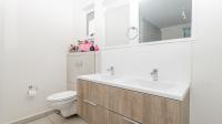 Main Bathroom - 5 square meters of property in Kraaifontein
